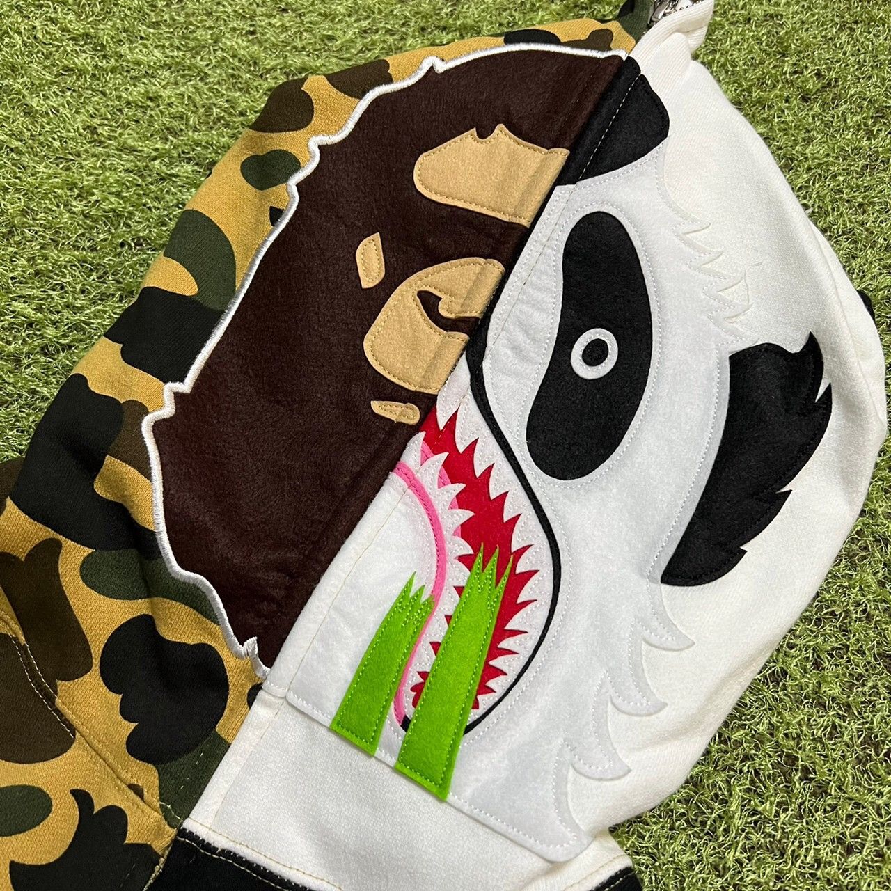 Bape BAPE shark/panda full zip hoodie 1st Camo black white Size US L / EU 52-54 / 3 - 3 Thumbnail