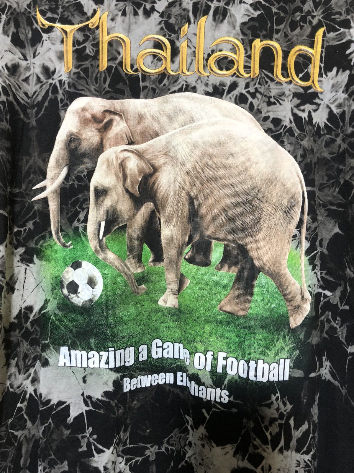 Other Animal Tee Elephants THAILAND rare design Size US L / EU 52-54 / 3 - 5 Thumbnail