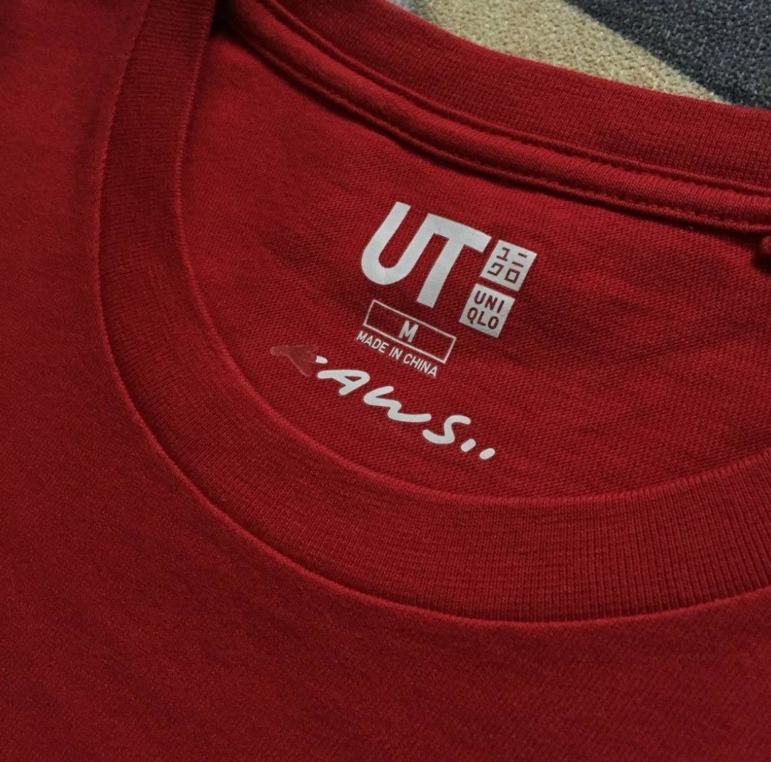 Kaws × Uniqlo VINTAGE KAWS x UNIQLO Size US M / EU 48-50 / 2 - 3 Thumbnail