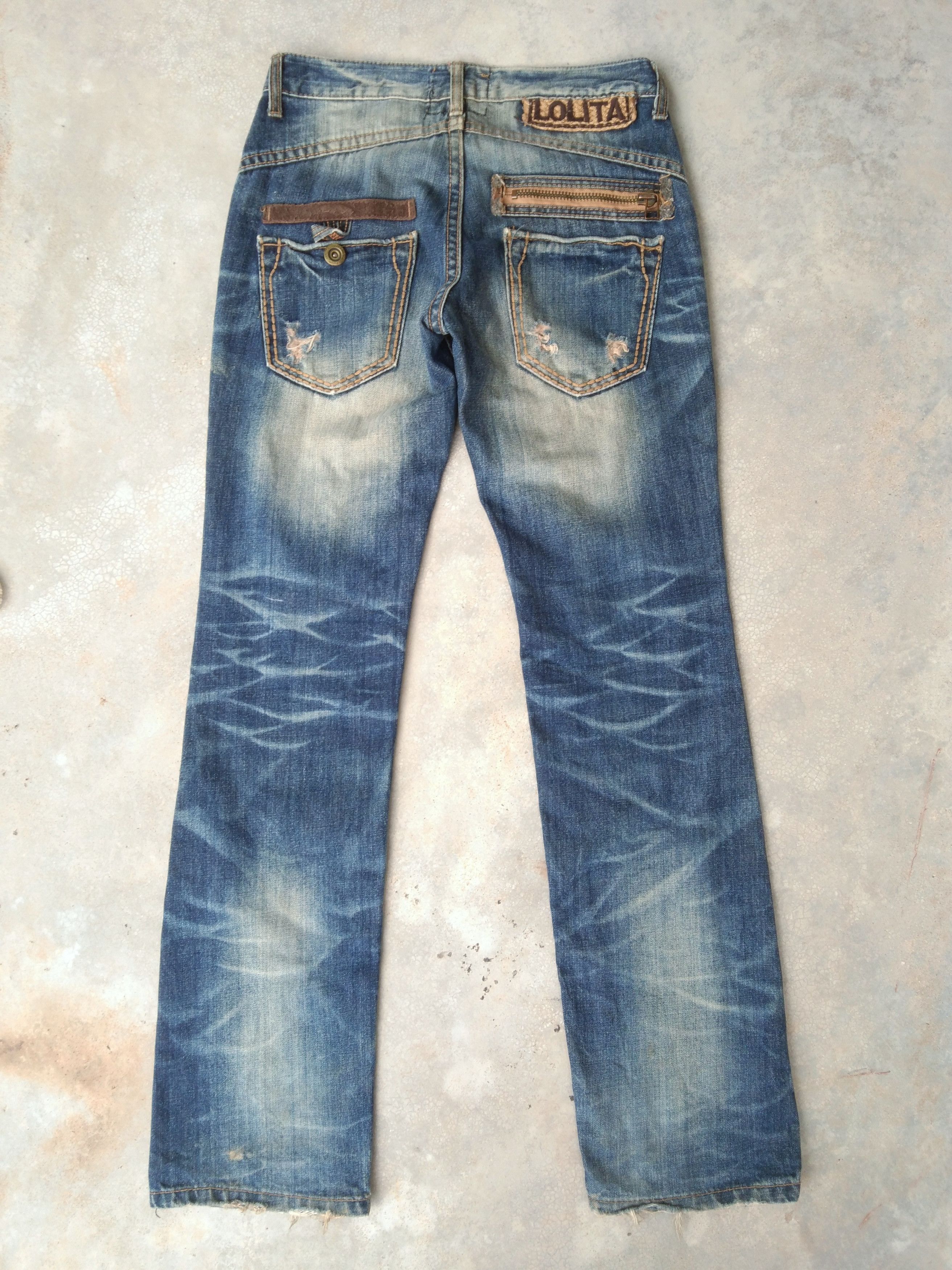 Japanese Brand Vintage Yoshitomo Nara Lolita Distressed Jeans 30x35 Size US 30 / EU 46 - 2 Thumbnail