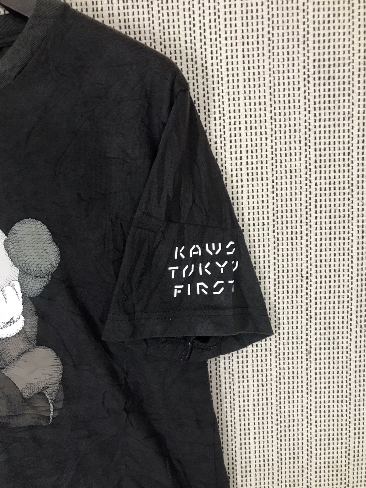 Kaws × Uniqlo ‼️KAWS TOKYO FIRST BY UNIQLO MASTERPIECE DESIGN ‼️ Size US L / EU 52-54 / 3 - 2 Thumbnail