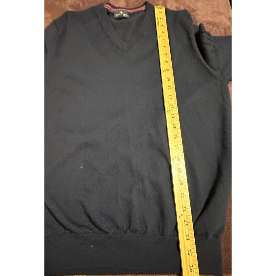Brooks Brothers Brooks Brothers Navy Blue V-Neck Merino Wool Sweater Size L Size US L / EU 52-54 / 3 - 5 Thumbnail