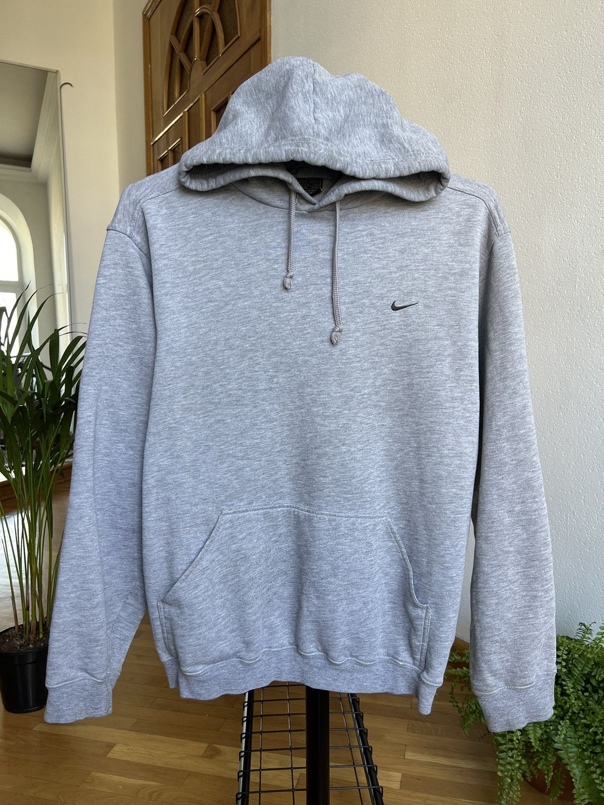 Nike × Vintage Vintage Thrashed Nike Swoosh Hoodie Crewneck Size US M / EU 48-50 / 2 - 2 Thumbnail