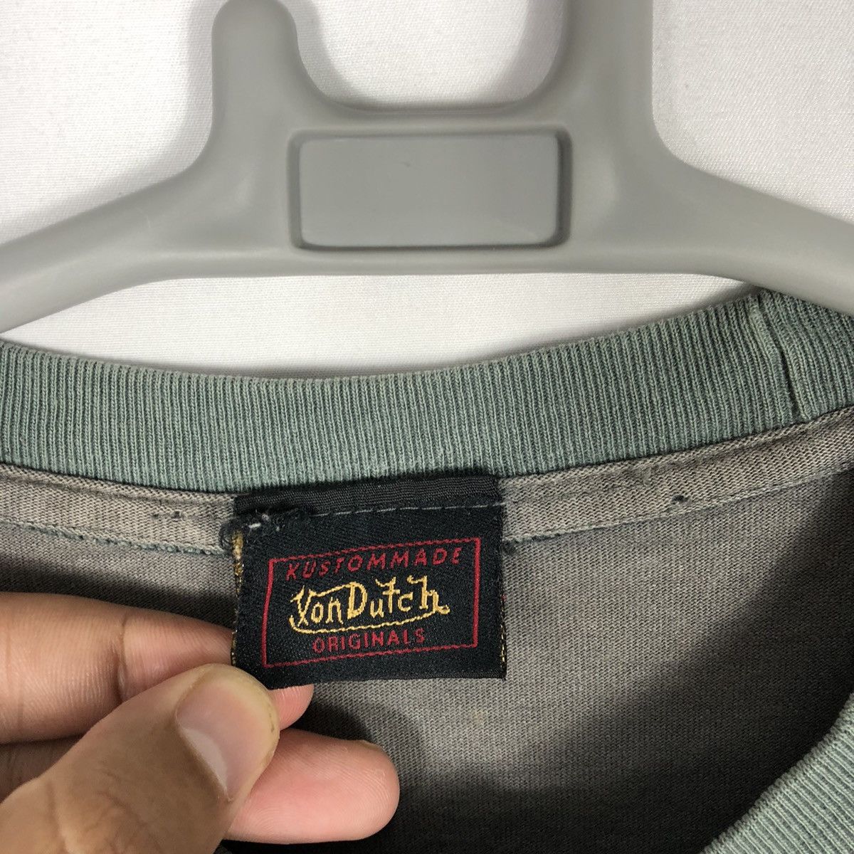 Vintage × Von Dutch 🔥Thrash🔥90s Von Dutch Velvet Big Spellout Sun Faded Tee Size US L / EU 52-54 / 3 - 13 Thumbnail