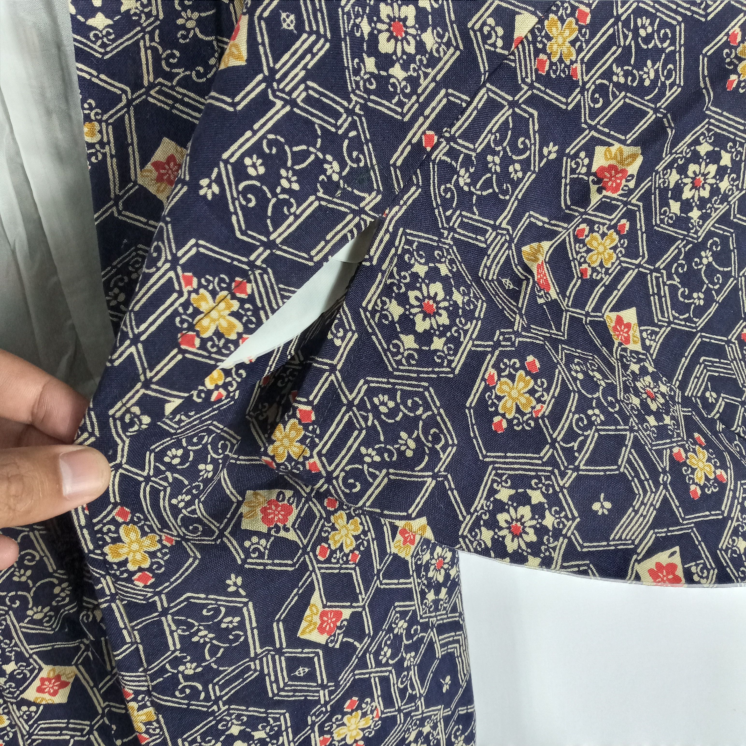 Japanese Brand × Vintage Vintage Japanese Traditional Clothes Kimono Paisley Design Size US L / EU 52-54 / 3 - 7 Thumbnail