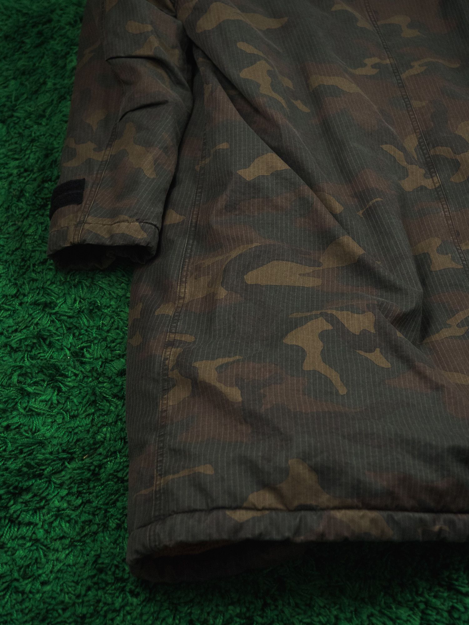Yeezy ULTRA RARE! YEEZY SEAOSN 1 TRENCH CAMO COAT DSWT GRAIL Size US M / EU 48-50 / 2 - 19 Thumbnail