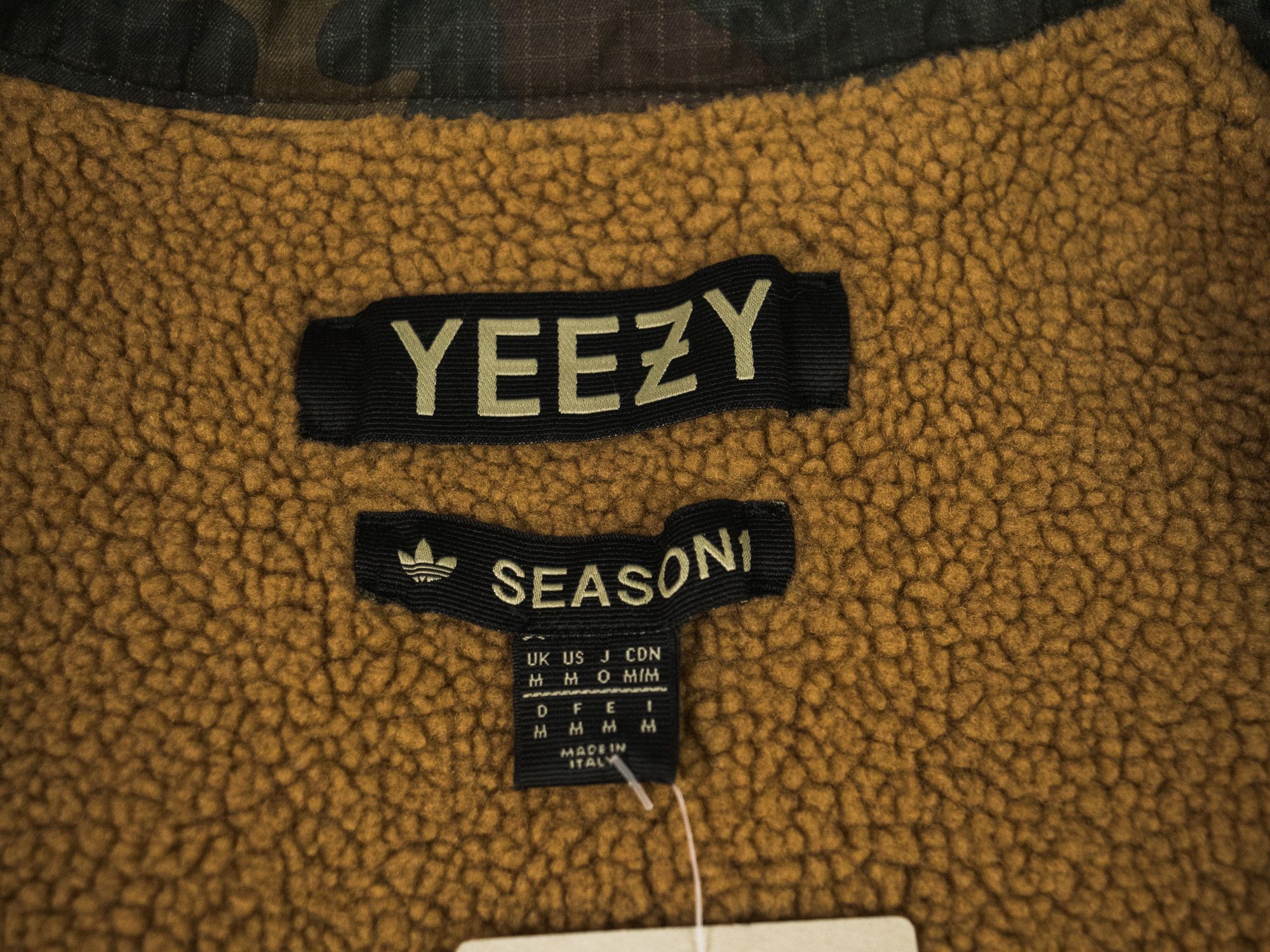 Yeezy ULTRA RARE! YEEZY SEAOSN 1 TRENCH CAMO COAT DSWT GRAIL Size US M / EU 48-50 / 2 - 14 Thumbnail