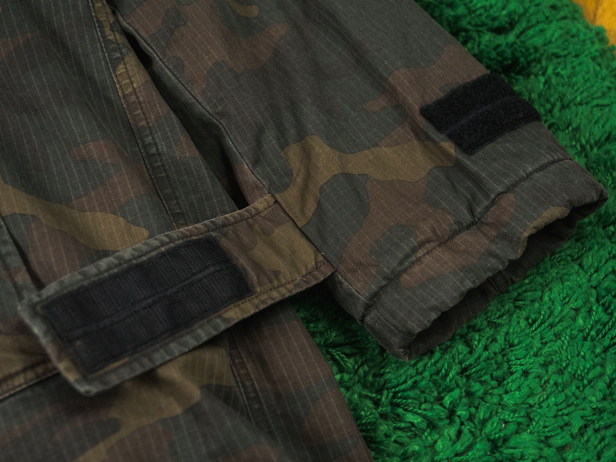 Yeezy ULTRA RARE! YEEZY SEAOSN 1 TRENCH CAMO COAT DSWT GRAIL Size US M / EU 48-50 / 2 - 8 Thumbnail