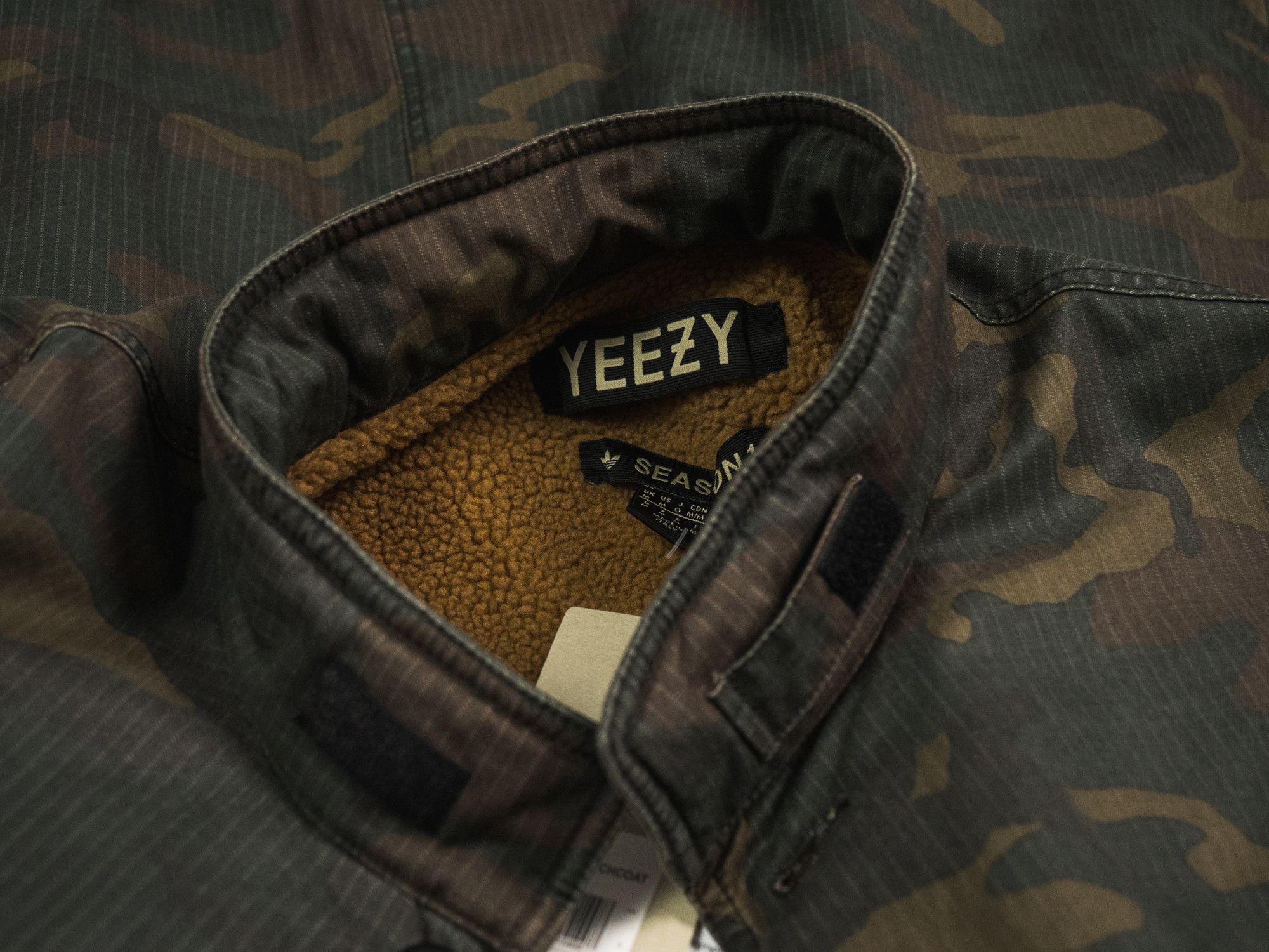 Yeezy ULTRA RARE! YEEZY SEAOSN 1 TRENCH CAMO COAT DSWT GRAIL Size US M / EU 48-50 / 2 - 20 Thumbnail