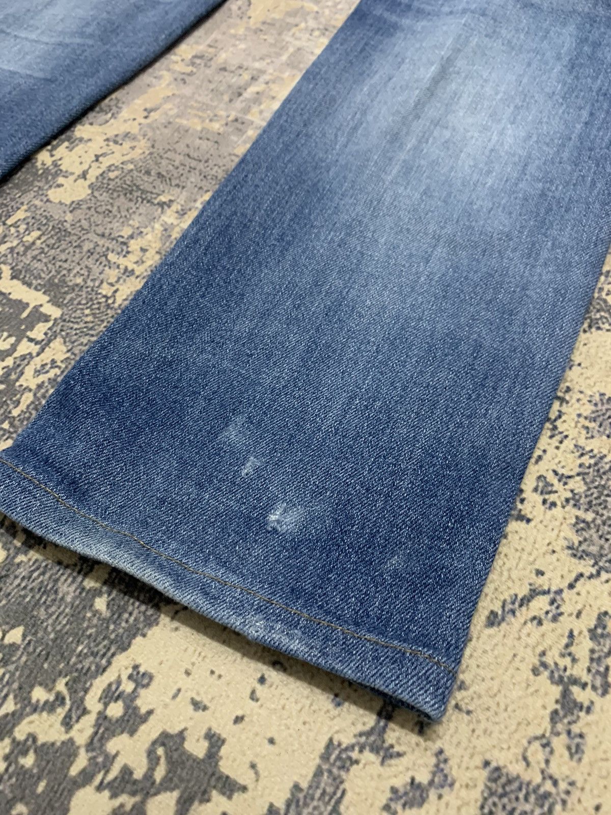 Japanese Brand Vtg Uniqlo Kaihara Slim Straight Distressed Denim Jeans Size US 33 - 12 Thumbnail