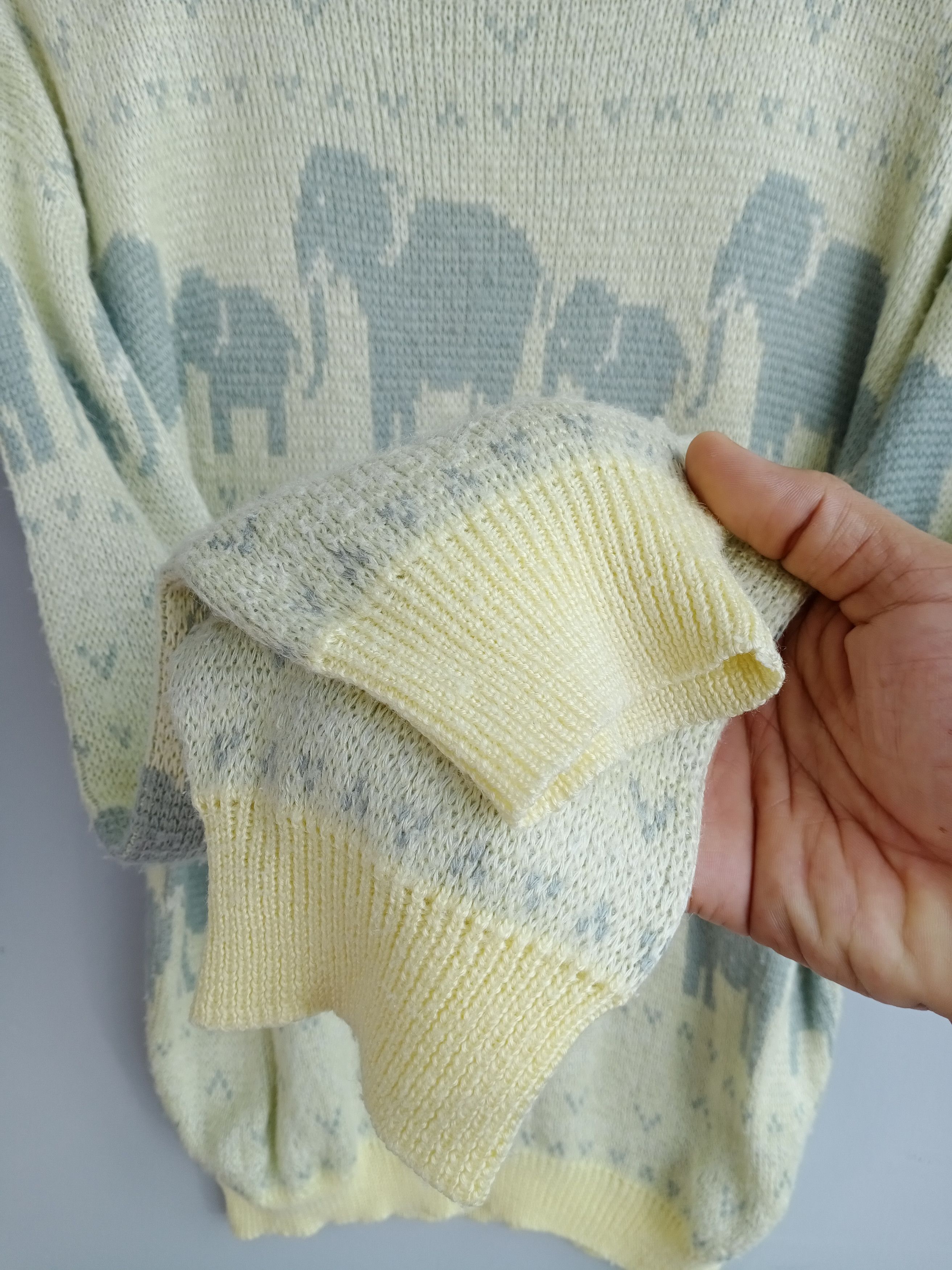 Aran Isles Knitwear × Vintage 💥RARE💥Vintage 90s Volunt Elephant Knit Sweatshirt Size L / US 10 / IT 46 - 5 Thumbnail