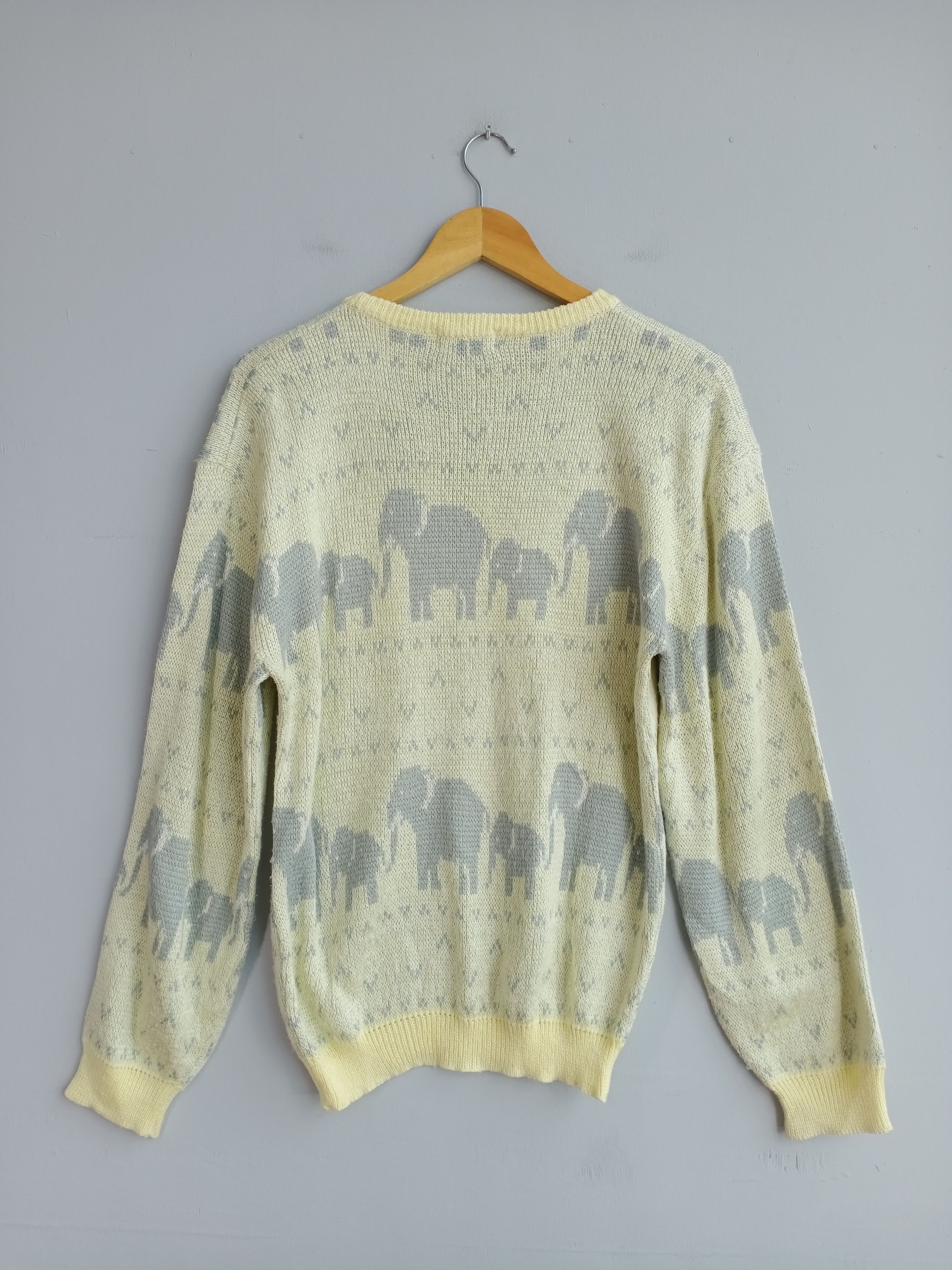 Aran Isles Knitwear × Vintage 💥RARE💥Vintage 90s Volunt Elephant Knit Sweatshirt Size L / US 10 / IT 46 - 8 Thumbnail