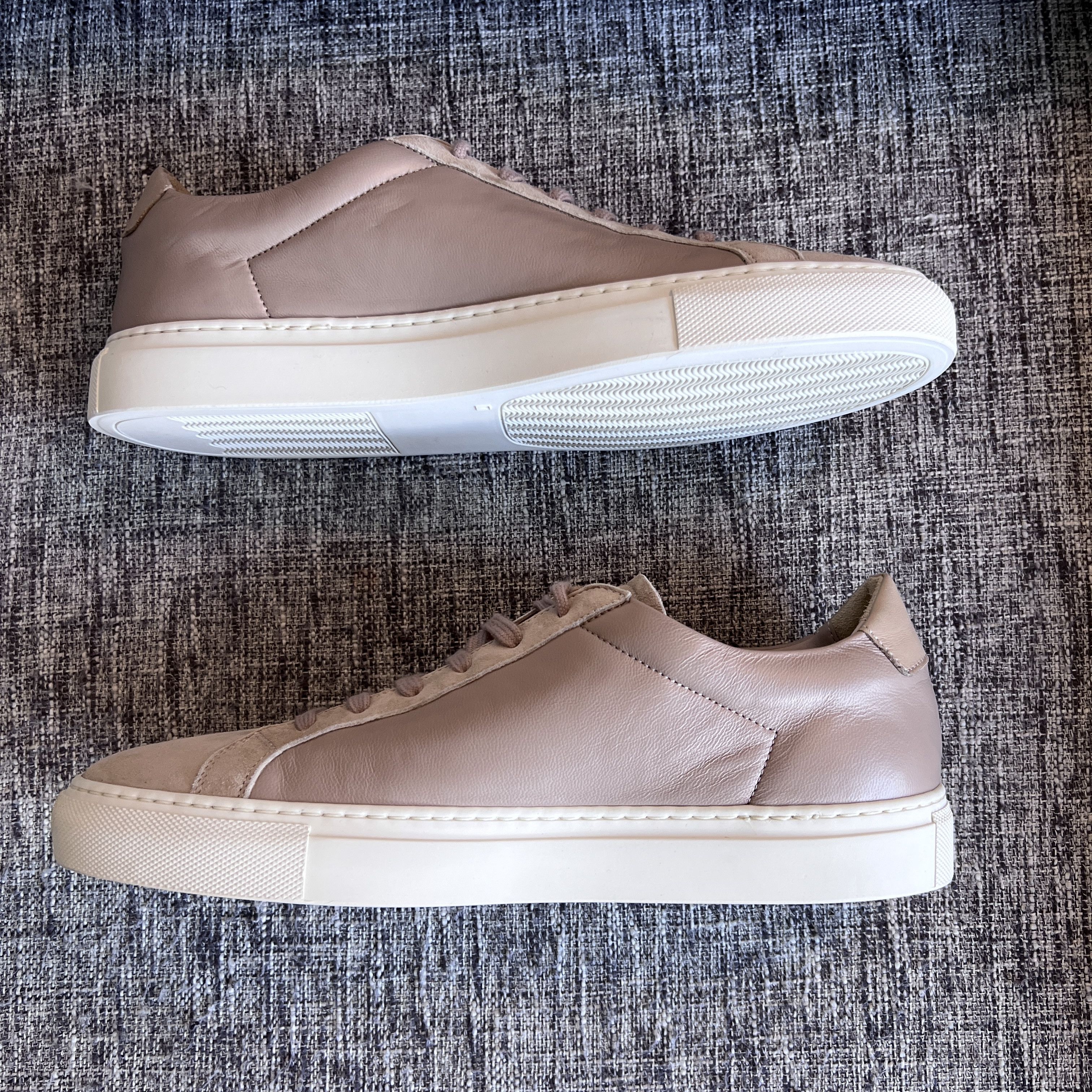 Common Projects Woman by Common Projects Size US 12 / IT 42 - 10 Thumbnail