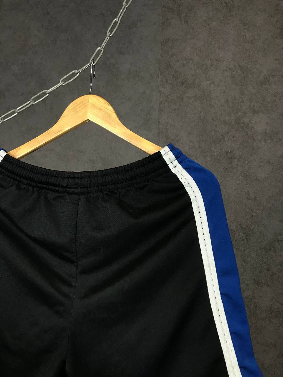 Vintage Nike swoosh streetwear vintage big logo shorts Size US 30 / EU 46 - 6 Thumbnail