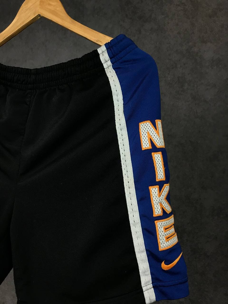 Vintage Nike swoosh streetwear vintage big logo shorts Size US 30 / EU 46 - 2 Thumbnail