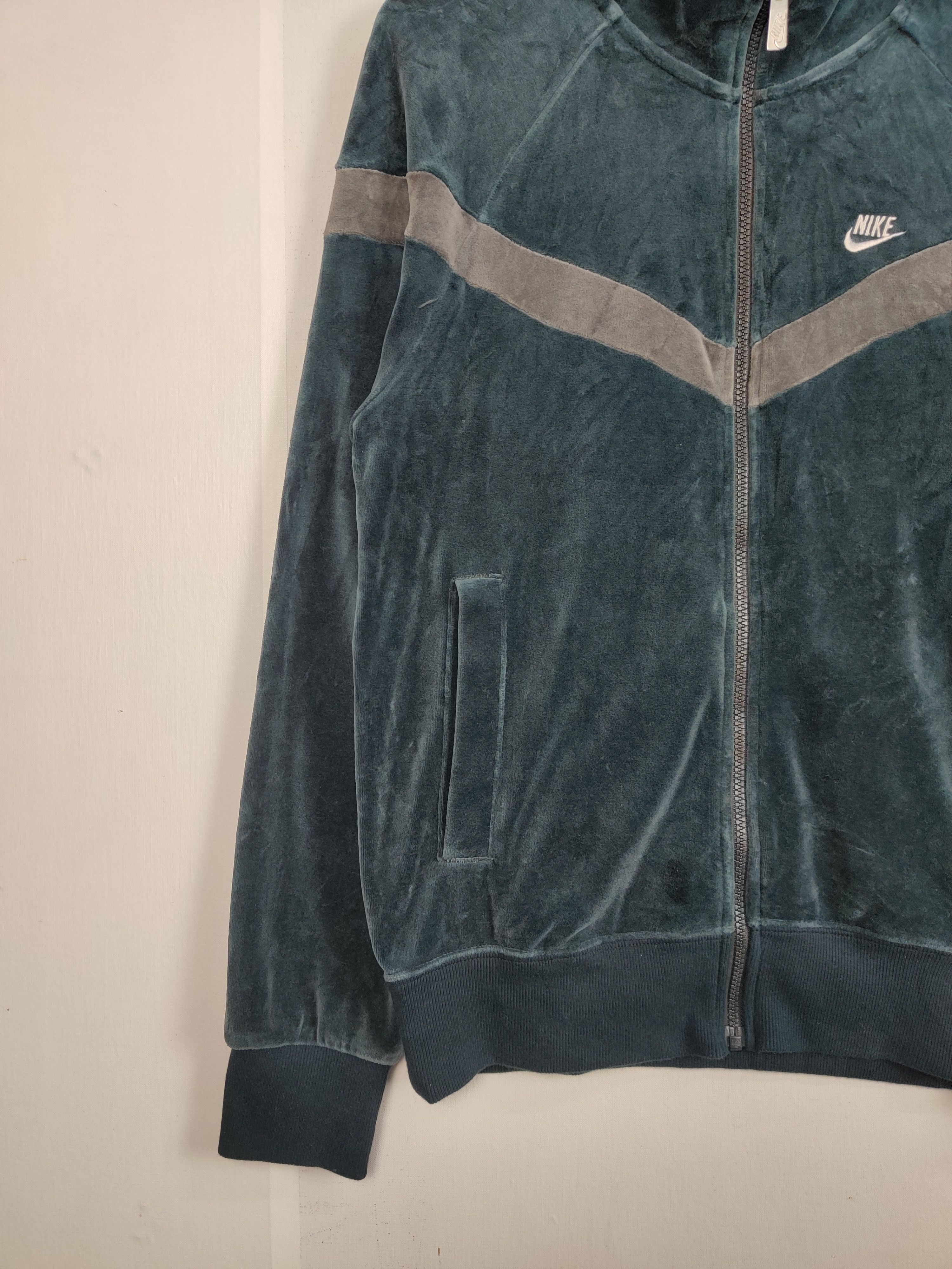 Nike Vintage Nike Velour Track Jacket Size US M / EU 48-50 / 2 - 5 Thumbnail