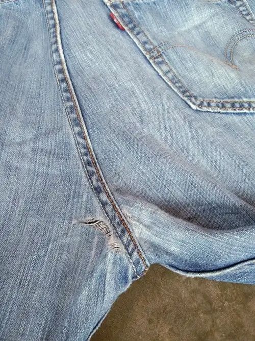 Jean × Levi's × Vintage Vintage Levi's Jeans 505 Light Wash Distressed Denim 34x30 Size US 34 / EU 50 - 4 Thumbnail