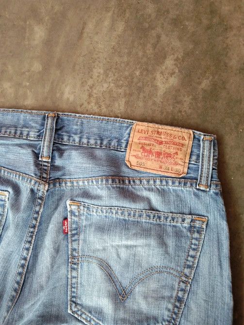 Jean × Levi's × Vintage Vintage Levi's Jeans 505 Light Wash Distressed Denim 34x30 Size US 34 / EU 50 - 3 Thumbnail