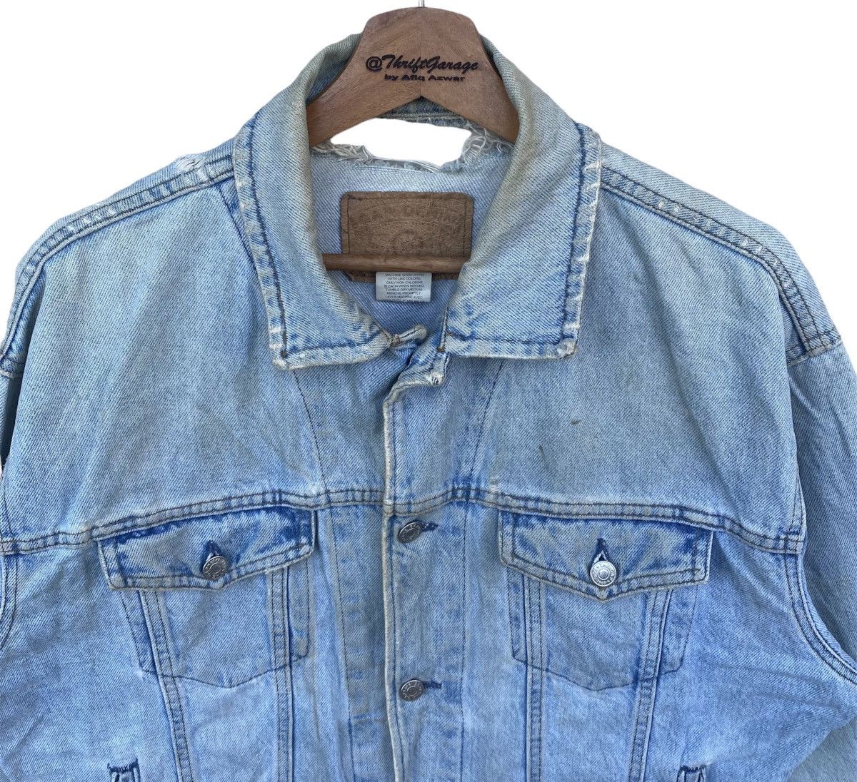 Gap × Vintage Vintage Distressed Gap Denim Jacket Made in Canada Size US M / EU 48-50 / 2 - 2 Thumbnail
