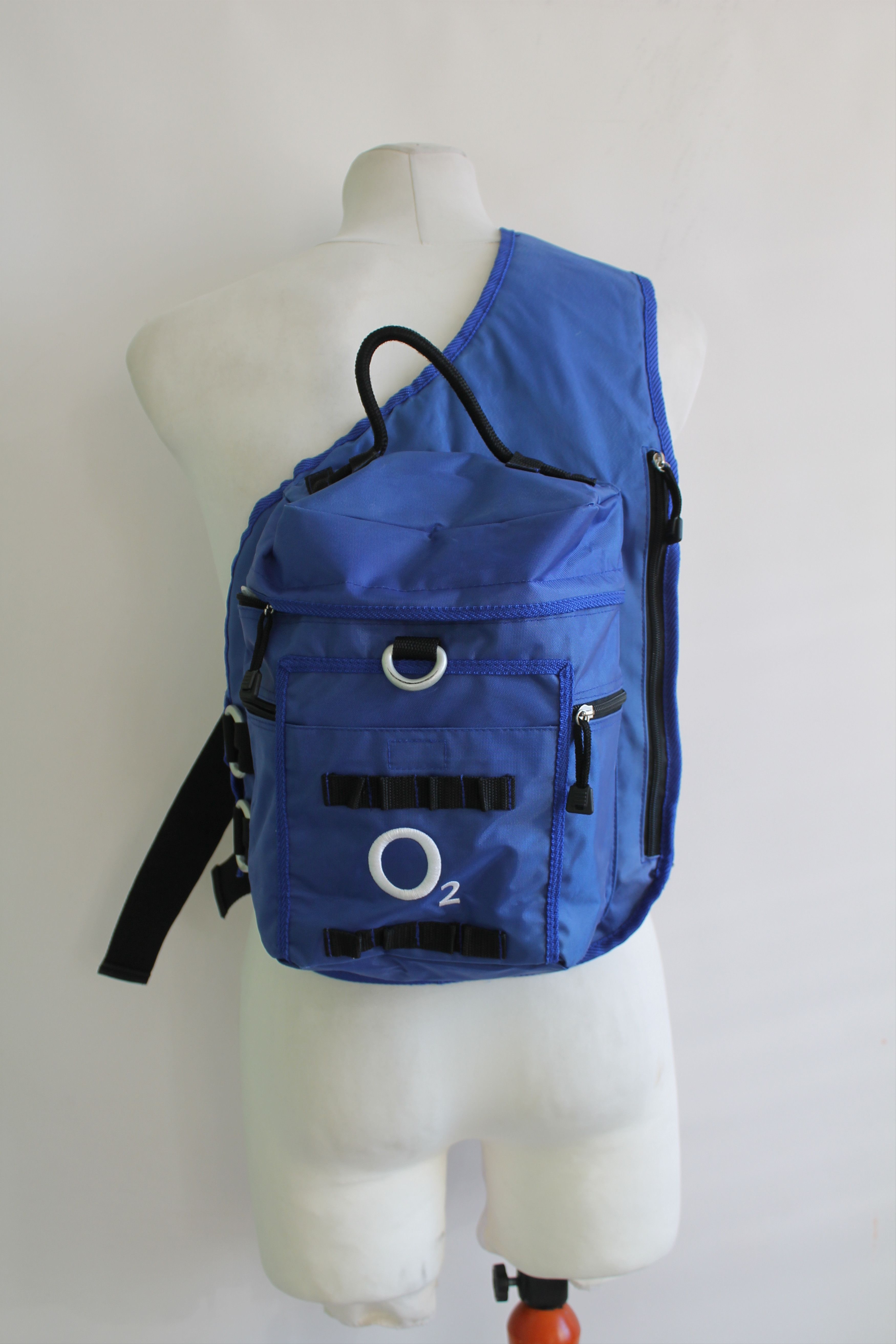 Vintage 00's Y2K O2 backpack Vintage single shoulder Blue Size ONE SIZE - 1 Thumbnail