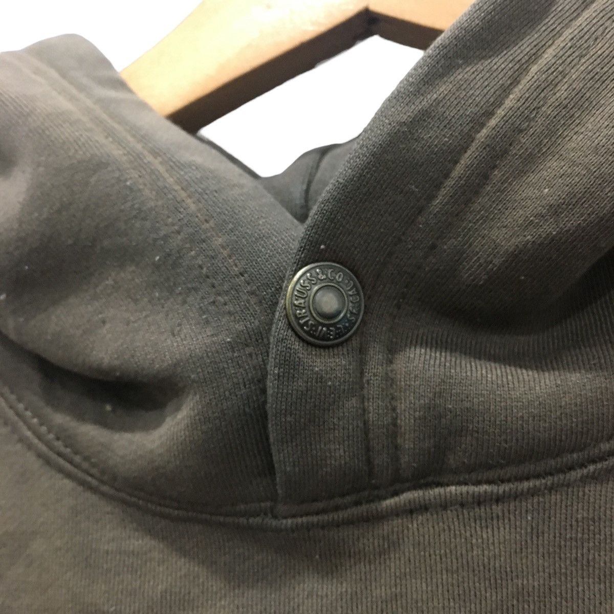 Levi's Vintage Levi’s Red Tab Spellout Hoodie Size US XL / EU 56 / 4 - 3 Thumbnail
