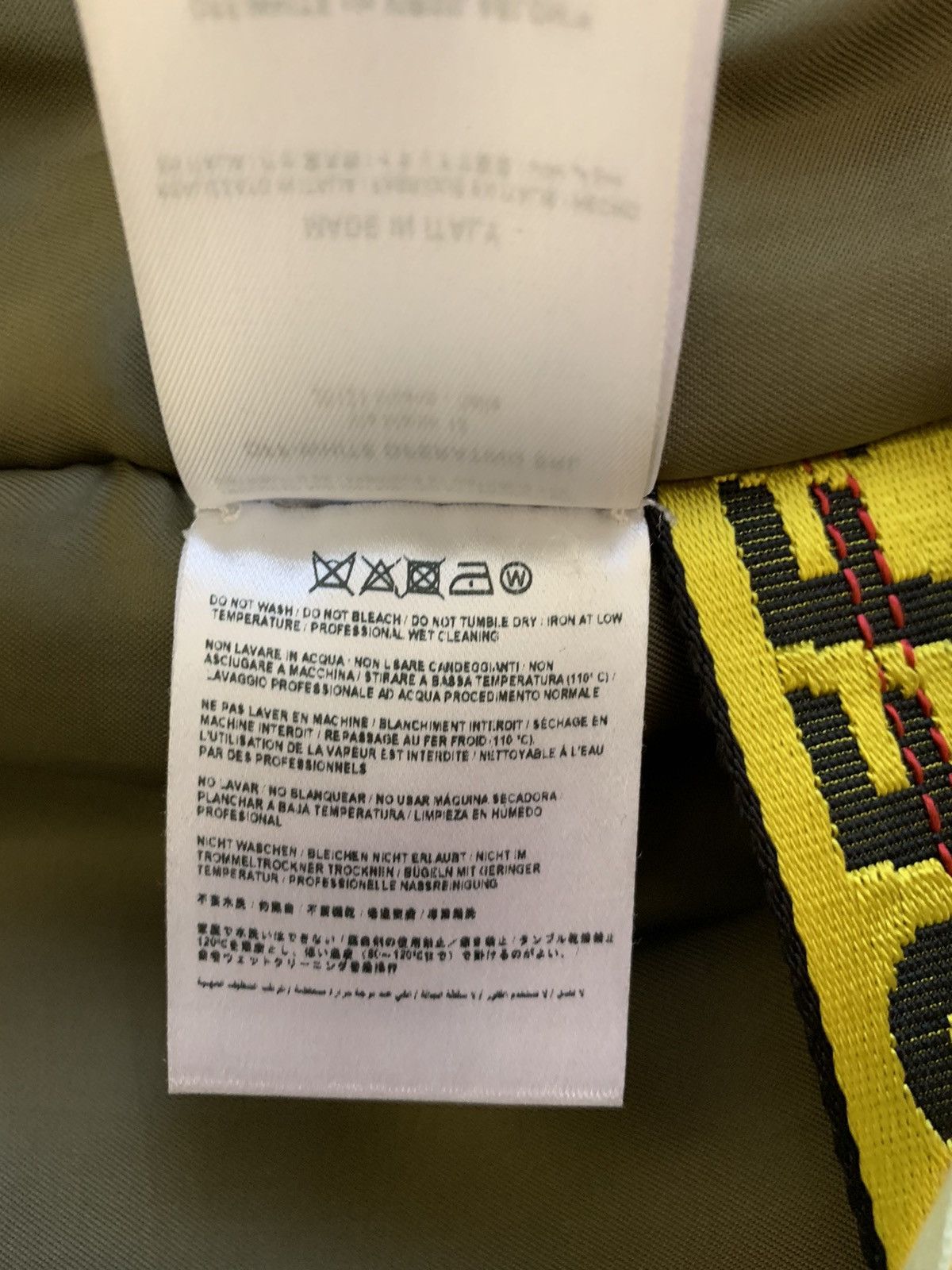 Off-White Camo Bomber Off White Size US M / EU 48-50 / 2 - 5 Thumbnail