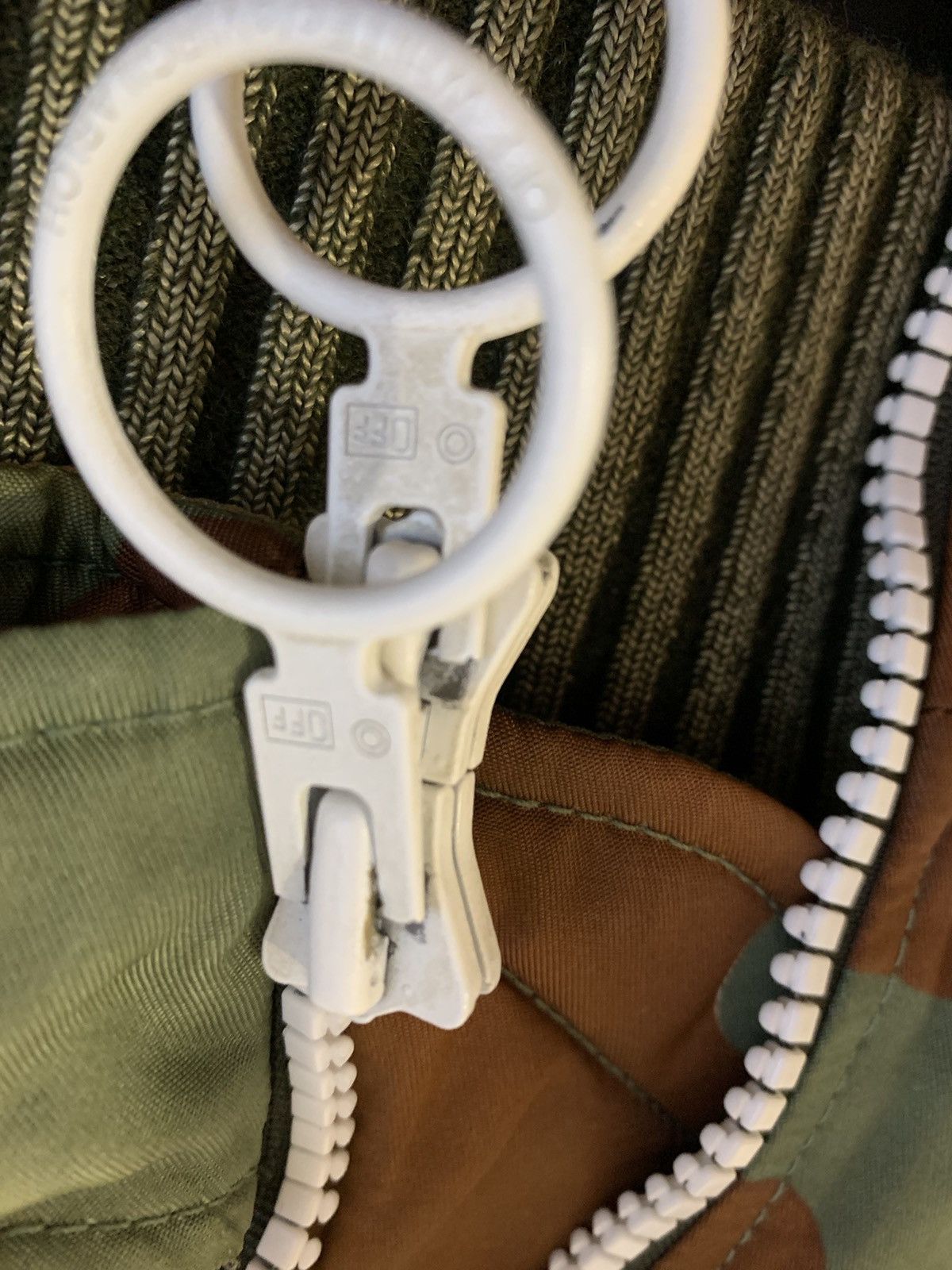 Off-White Camo Bomber Off White Size US M / EU 48-50 / 2 - 3 Thumbnail