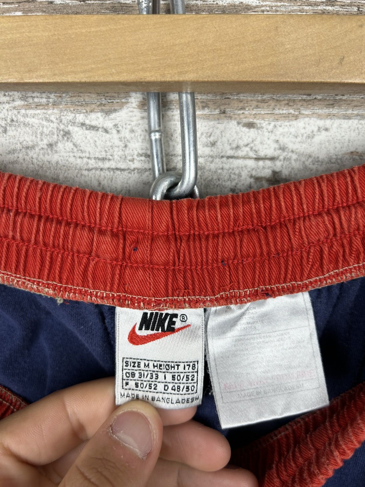 Nike × Vintage Mens Vintage Nike Shorts swoosh 90s rare streetwear y2k Size US 32 / EU 48 - 7 Thumbnail