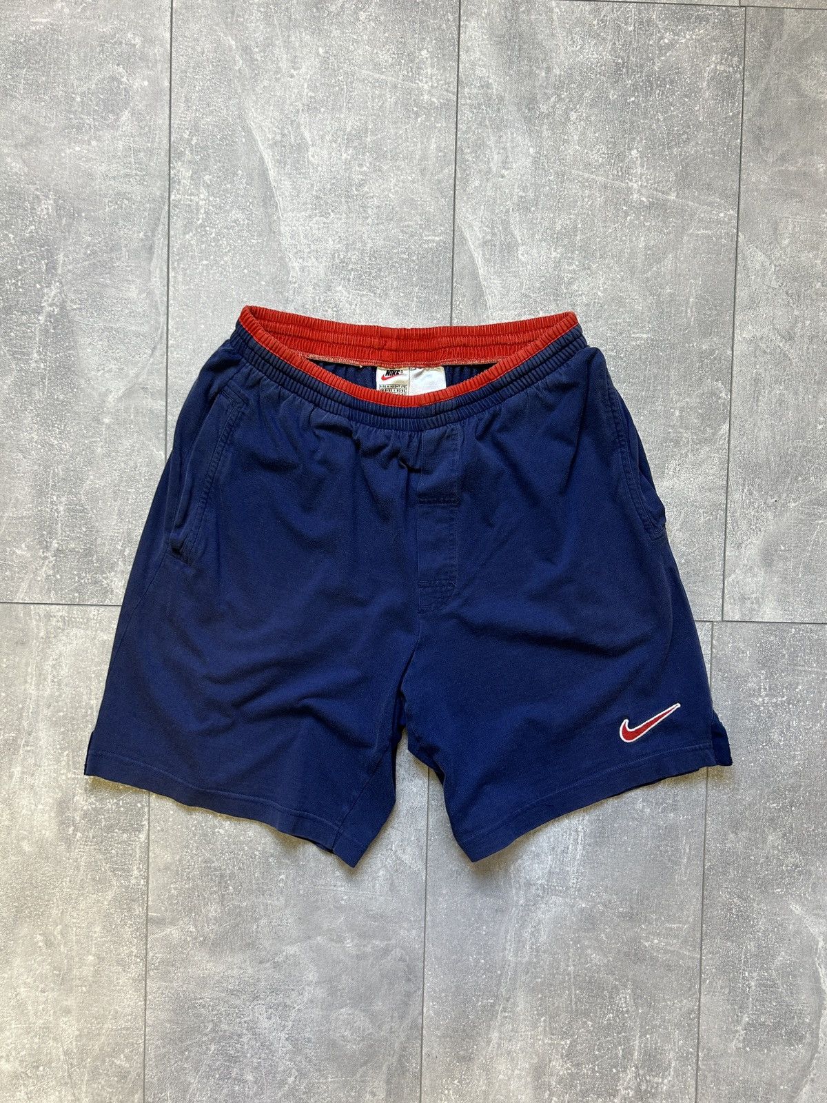 Nike × Vintage Mens Vintage Nike Shorts swoosh 90s rare streetwear y2k Size US 32 / EU 48 - 11 Thumbnail