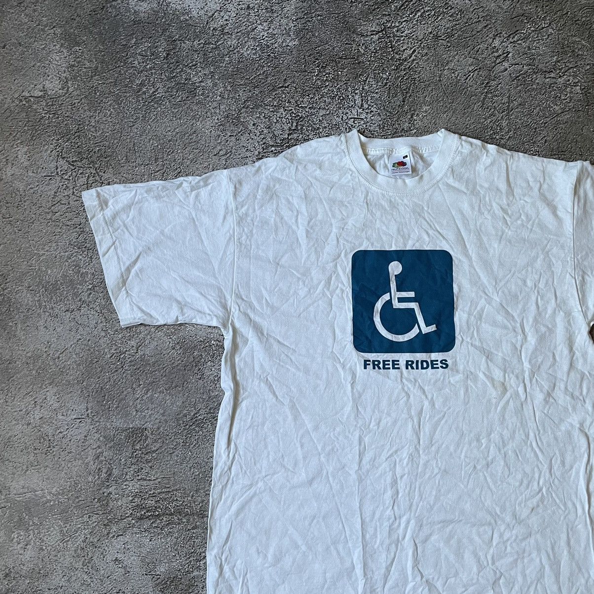 Vintage Vintage Y2K Disabled Graphic Tee Sun Faded Skate Streetwear Size US L / EU 52-54 / 3 - 4 Thumbnail