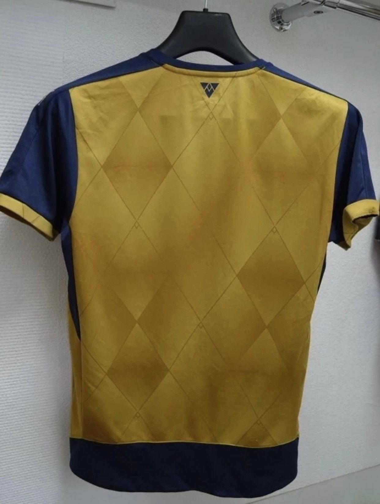 Puma Arsenal Puma Soccer Jersey M sz Gold Fly Emirates Size US M / EU 48-50 / 2 - 4 Thumbnail