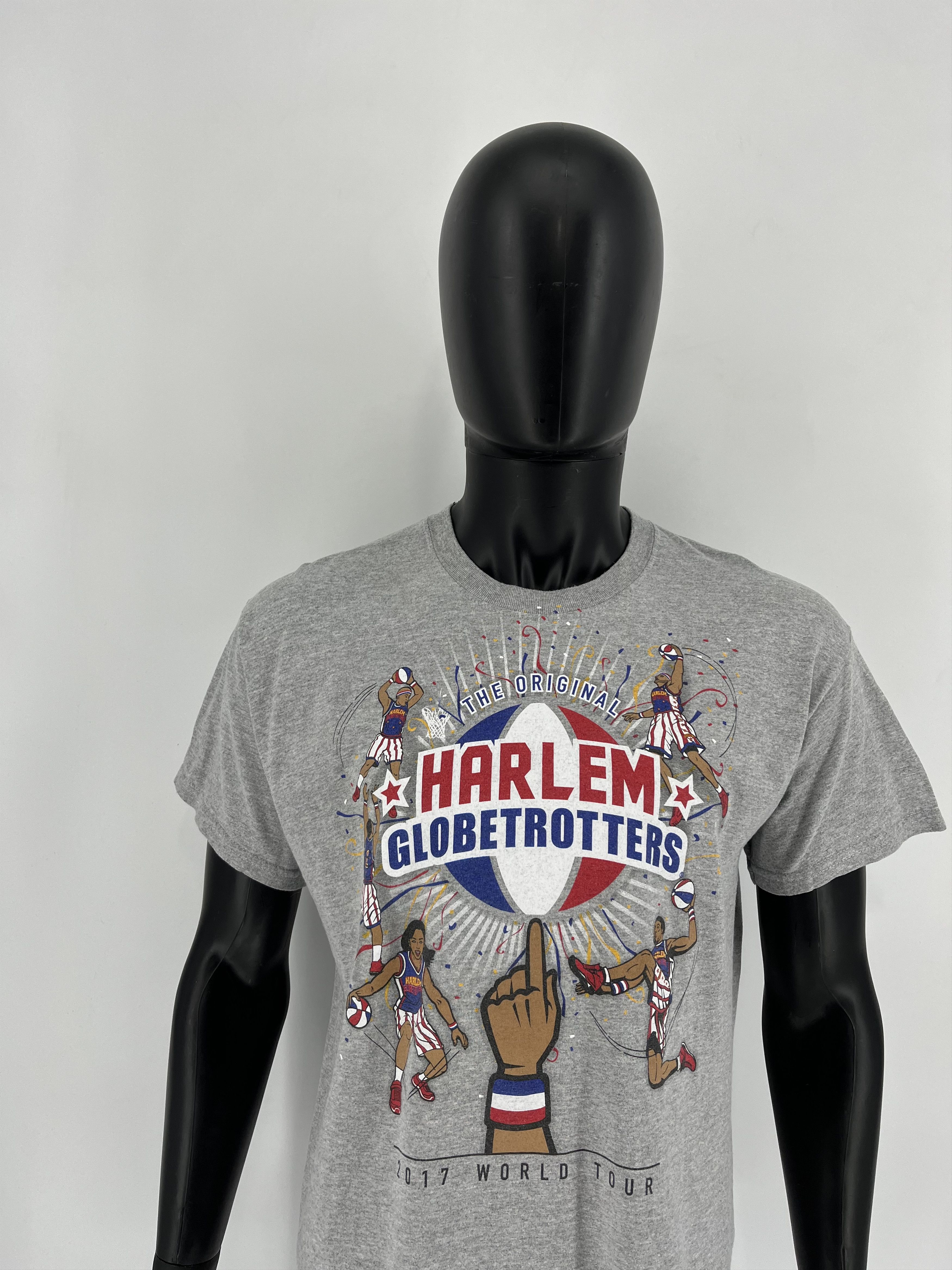 Harlem Globetrotters × NBA × Vintage Harlem Globetrotters 2017 World Tour T-Shirt Size L Size US L / EU 52-54 / 3 - 3 Thumbnail