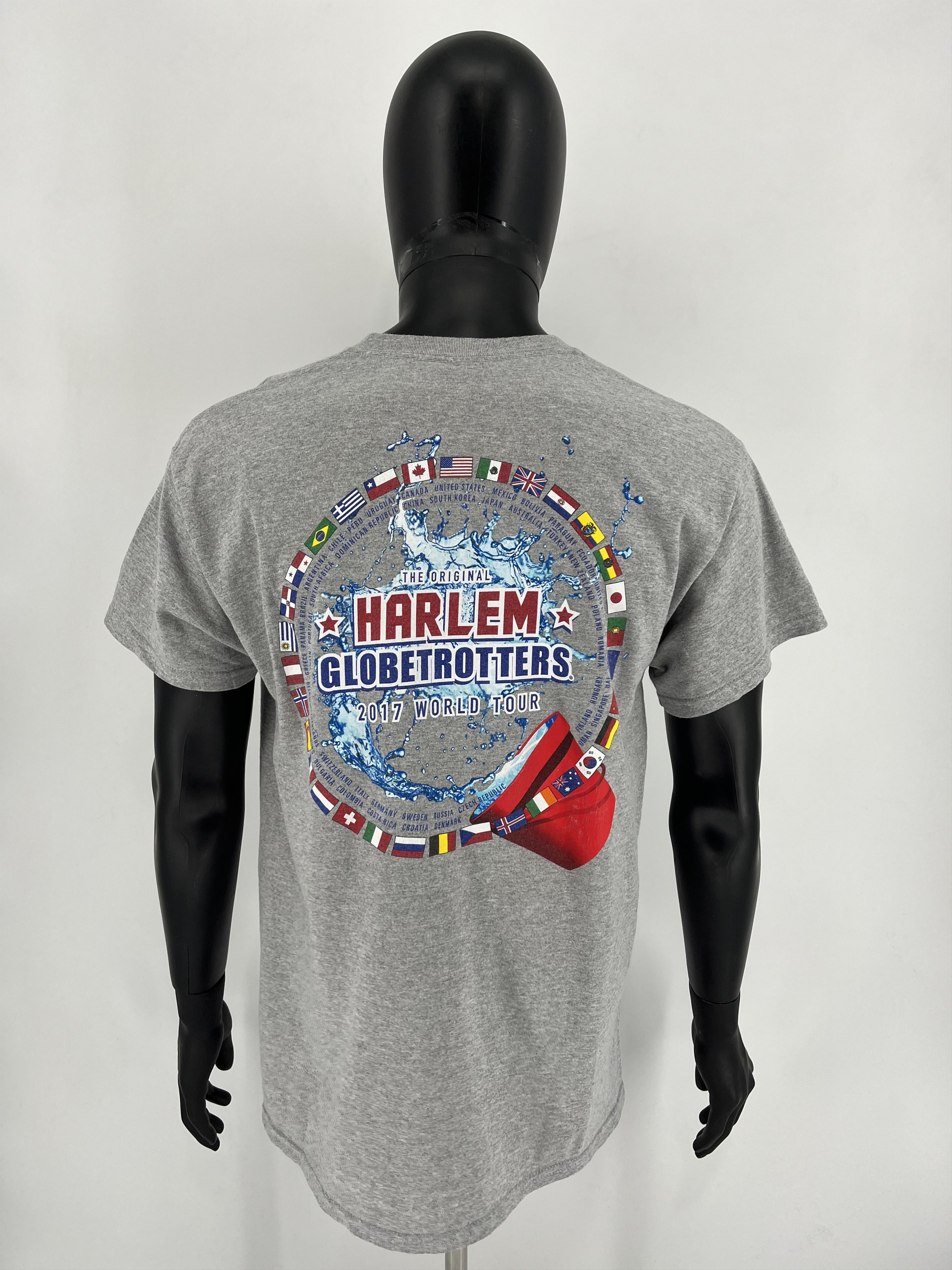 Harlem Globetrotters × NBA × Vintage Harlem Globetrotters 2017 World Tour T-Shirt Size L Size US L / EU 52-54 / 3 - 6 Thumbnail