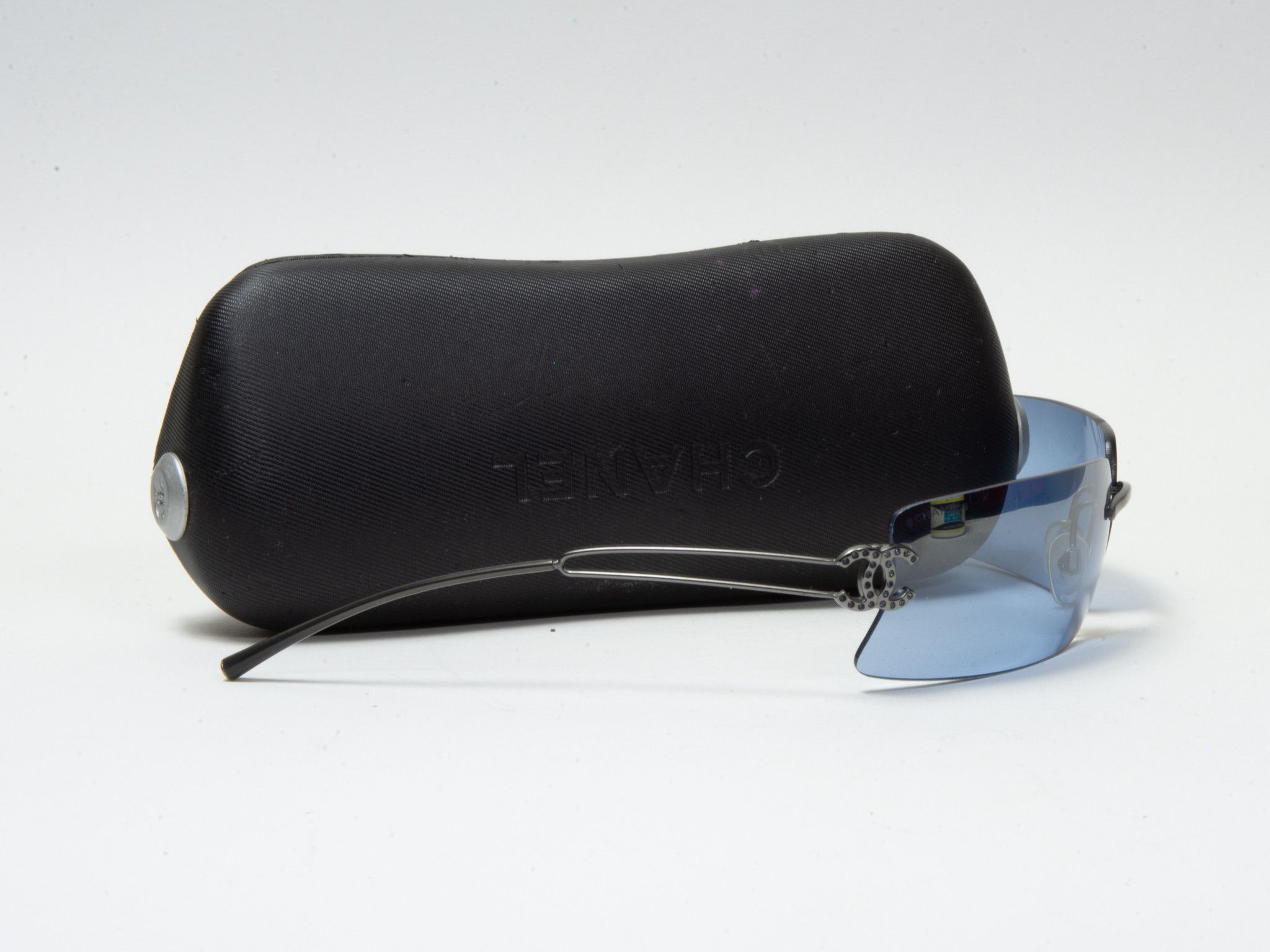 Chanel Y2K RHINESTONE LOGO VINTAGE CHANEL SUNGLASSES Size ONE SIZE - 5 Thumbnail