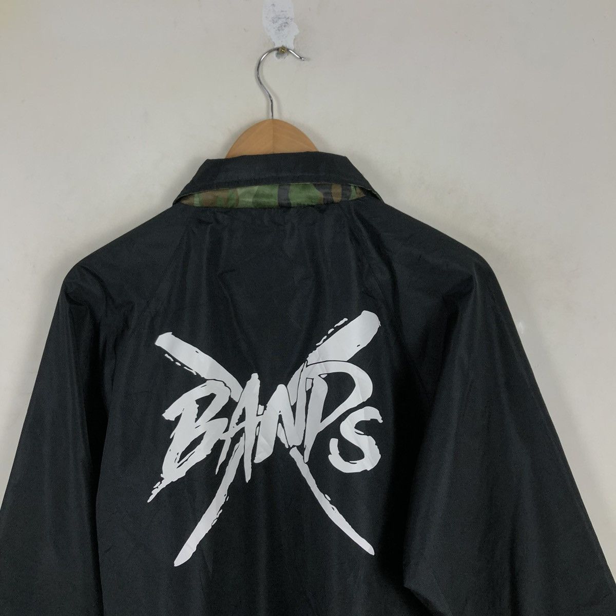 Japanese Brand REVERSIBLE WINDBREAKER BANDS BIG LOGO Size US M / EU 48-50 / 2 - 8 Thumbnail