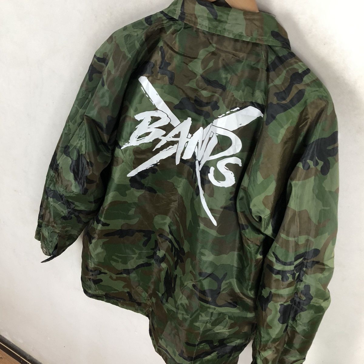 Japanese Brand REVERSIBLE WINDBREAKER BANDS BIG LOGO Size US M / EU 48-50 / 2 - 12 Thumbnail