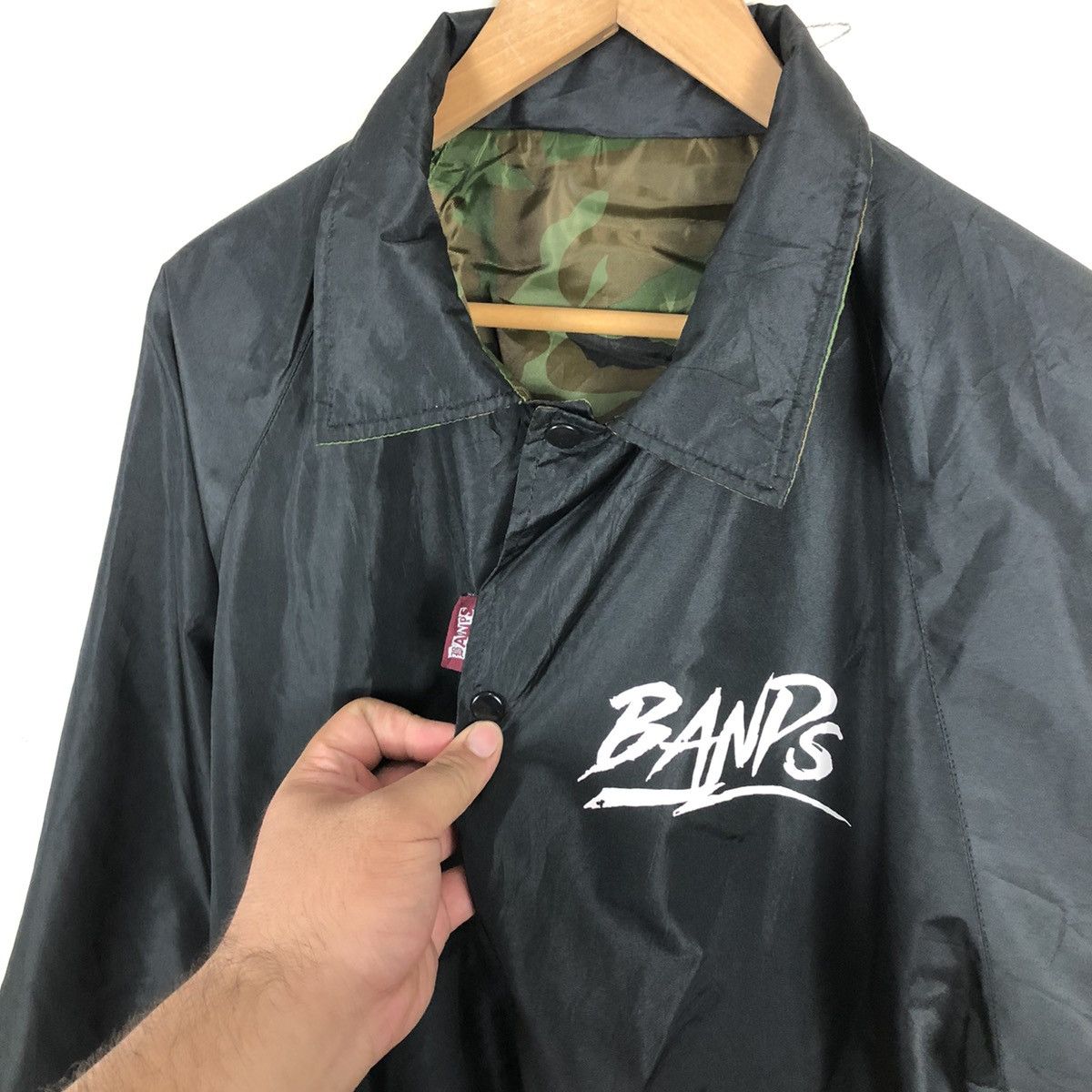 Japanese Brand REVERSIBLE WINDBREAKER BANDS BIG LOGO Size US M / EU 48-50 / 2 - 7 Thumbnail