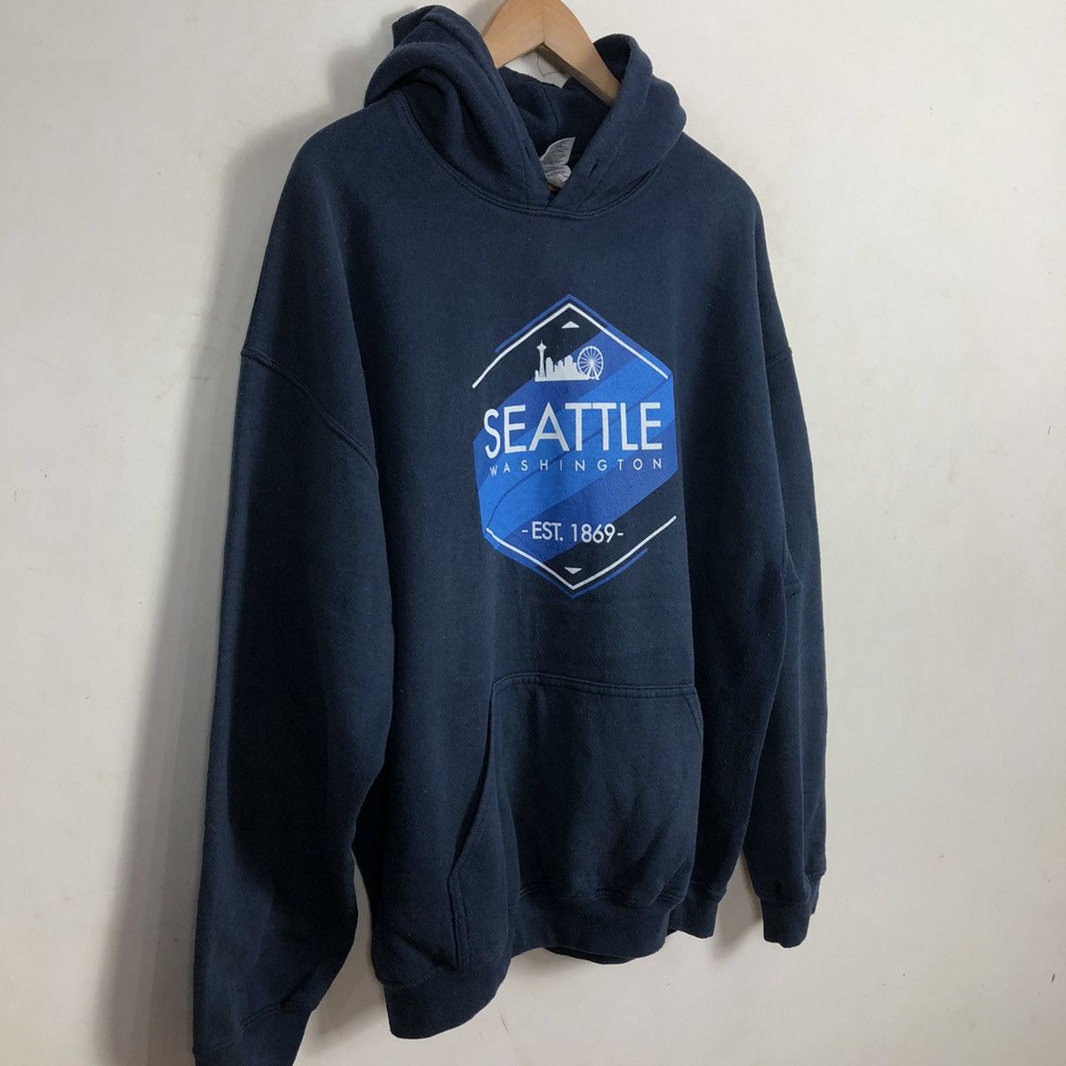 Japanese Brand SEATTLE WASHINGTON EST 1869 HOODIE BIG LOGO Size US XL / EU 56 / 4 - 3 Thumbnail