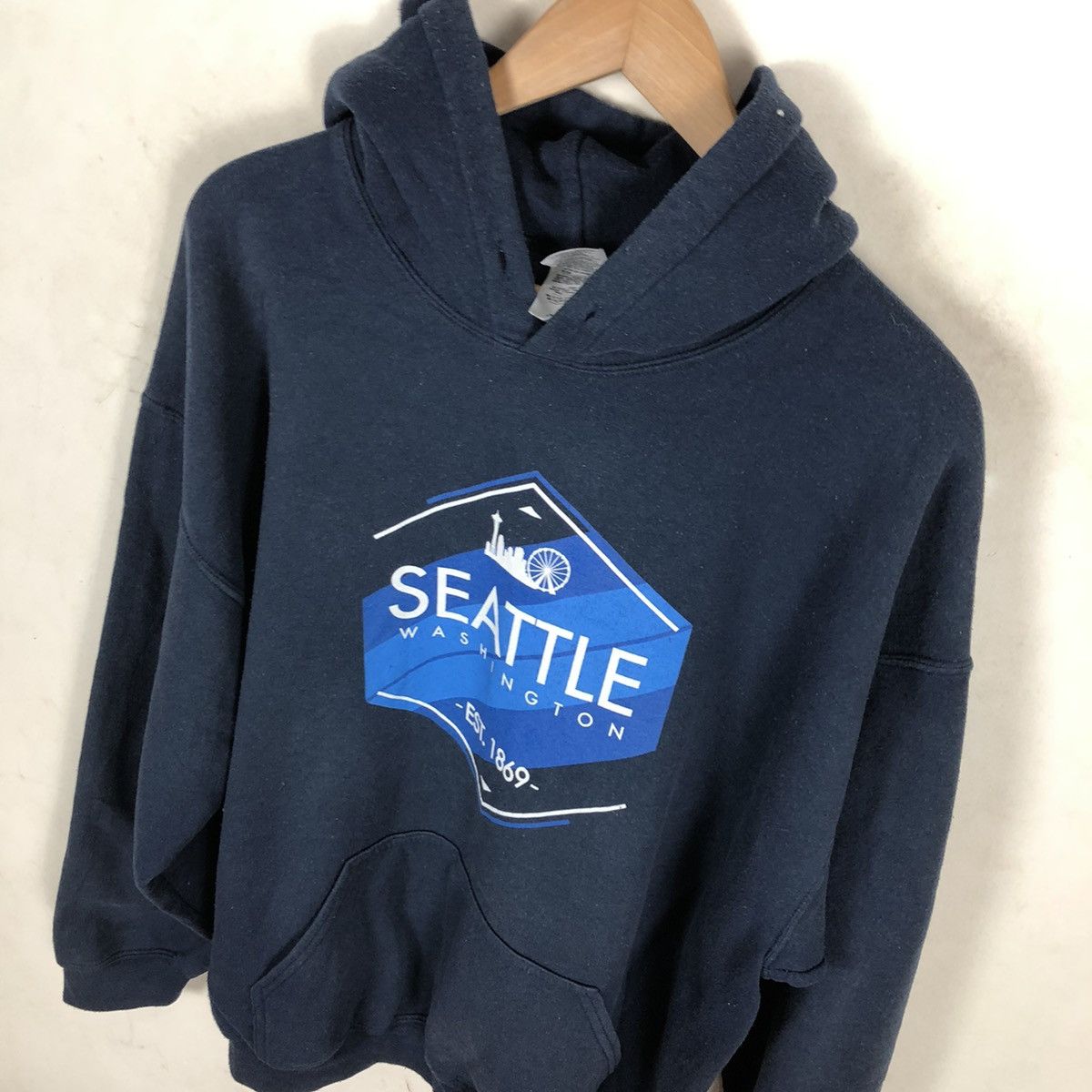 Japanese Brand SEATTLE WASHINGTON EST 1869 HOODIE BIG LOGO Size US XL / EU 56 / 4 - 5 Thumbnail