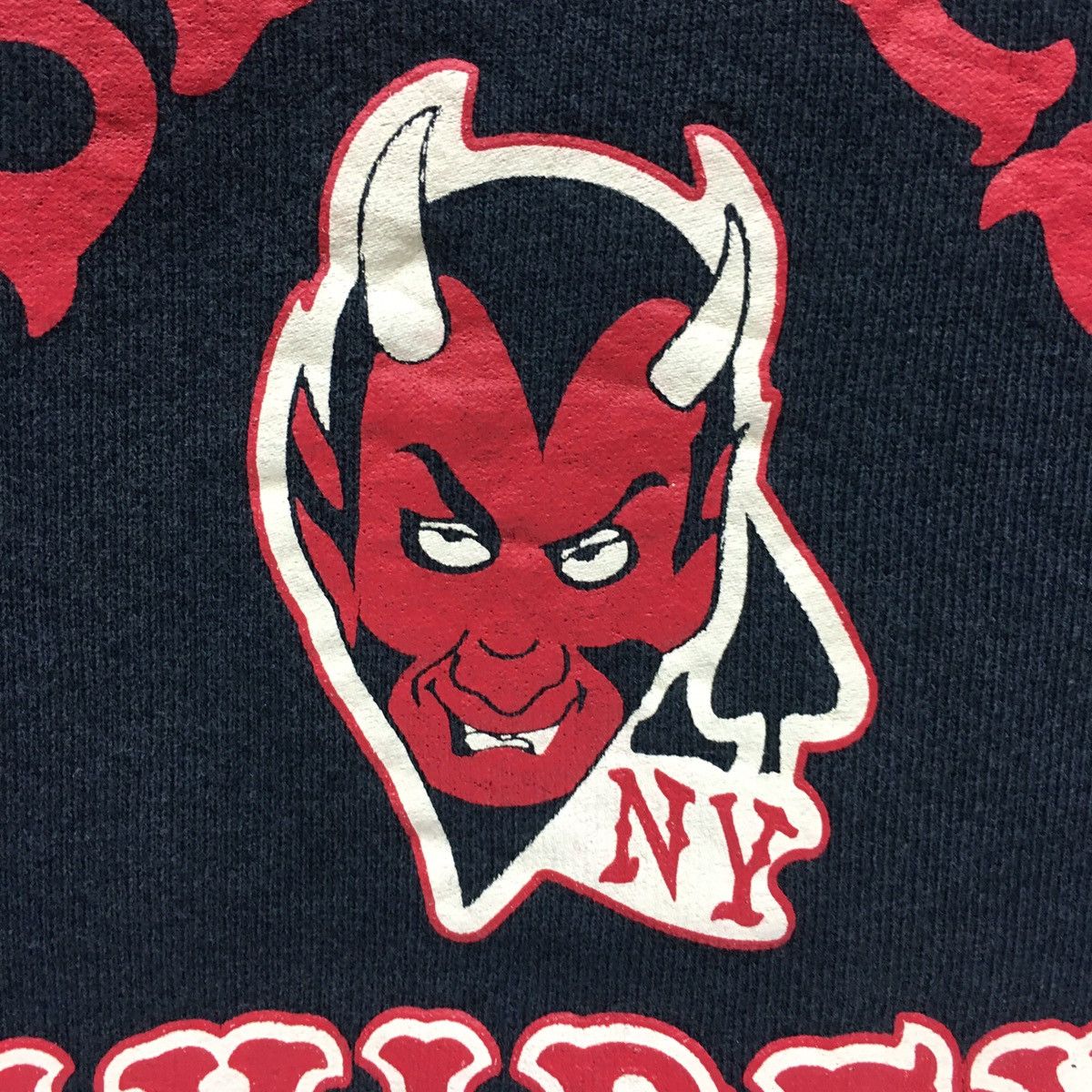 Avirex × Vintage Vintage Avirex Devils Big Logo Army Sweatshirt Size US M / EU 48-50 / 2 - 4 Thumbnail