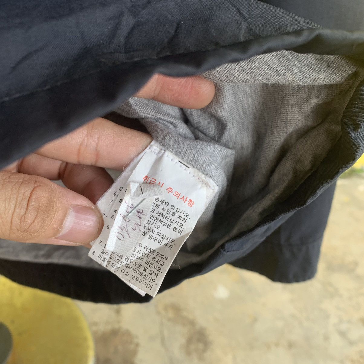 Guess Guess light zipper jacket Size US L / EU 52-54 / 3 - 7 Thumbnail