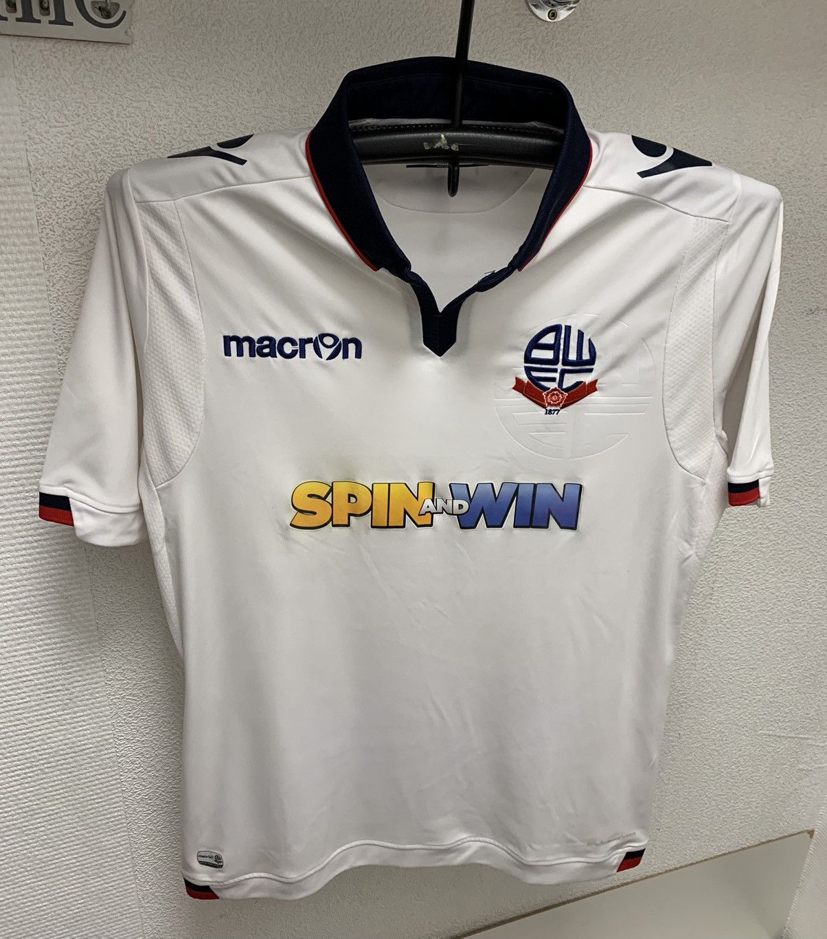 Macron Bolton Macron white soccer jersey M size spin and win Macron Size US M / EU 48-50 / 2 - 1 Thumbnail