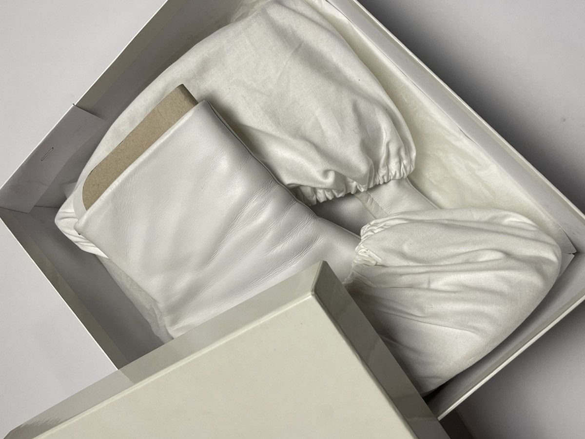 Maison Margiela Maison Margiela White Tabi Hologram XXX boots Size US 10 / IT 40 - 14 Thumbnail
