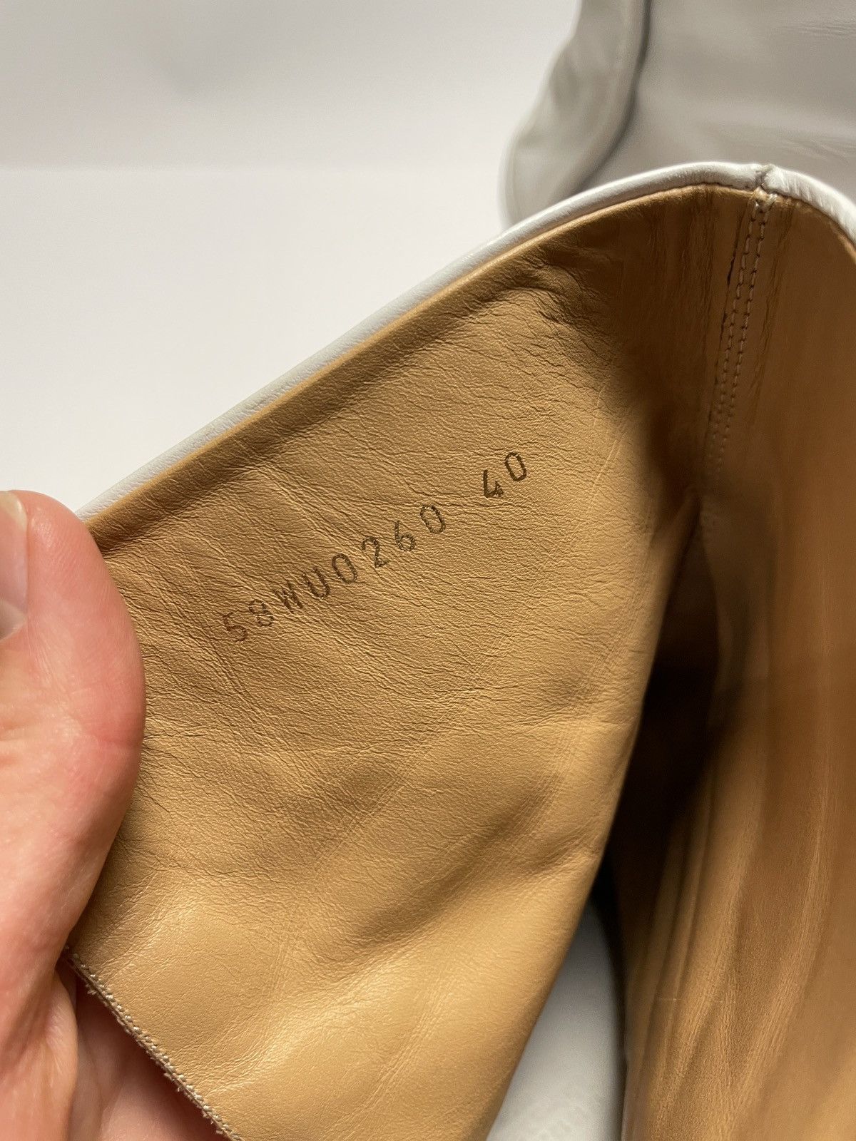 Maison Margiela Maison Margiela White Tabi Hologram XXX boots Size US 10 / IT 40 - 16 Thumbnail