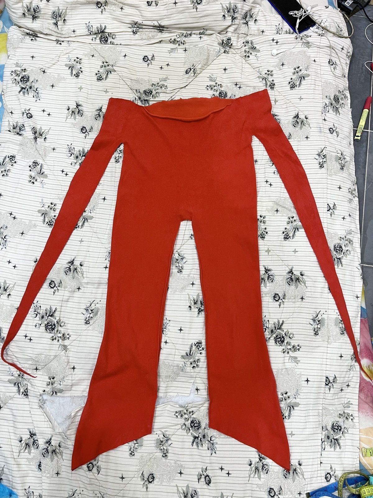 Issey Miyake (Xxx). ISSEY MIYAKE A-POC WRAP WAIST ELASTIC PANTS Size 25" / US 0 / IT 36 - 1 Thumbnail