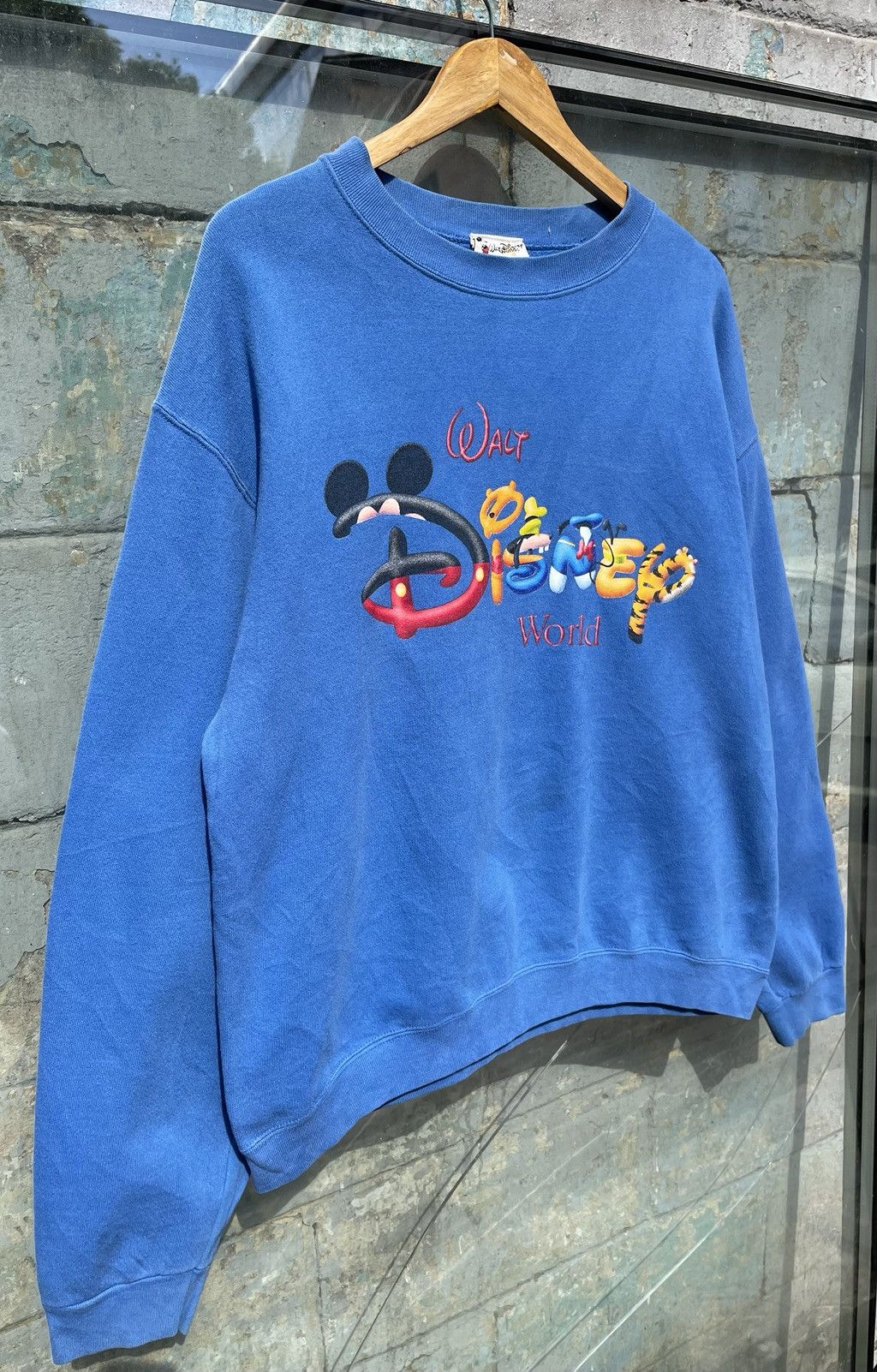 Disney × Vintage Rare Vintage Walt Disney World Merchandise Logo Sweatshirt Size US XL / EU 56 / 4 - 1 Thumbnail