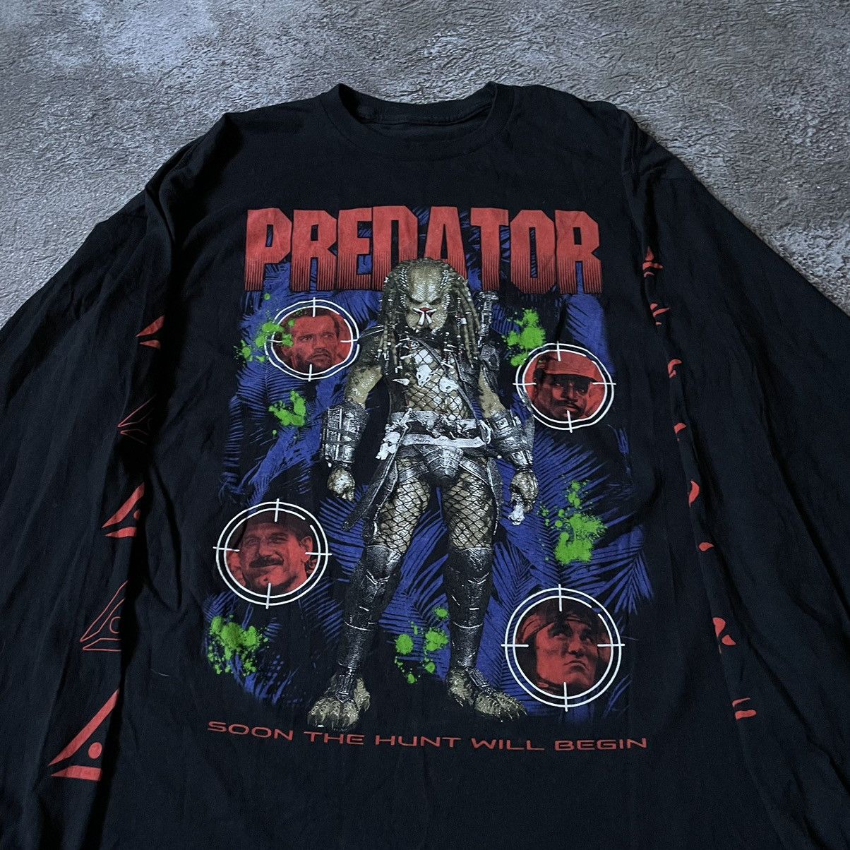 Band Tees Vintage Y2K PREDATOR PROMO ABSTRACT CREEPY FACE HORROR Size US L / EU 52-54 / 3 - 5 Thumbnail