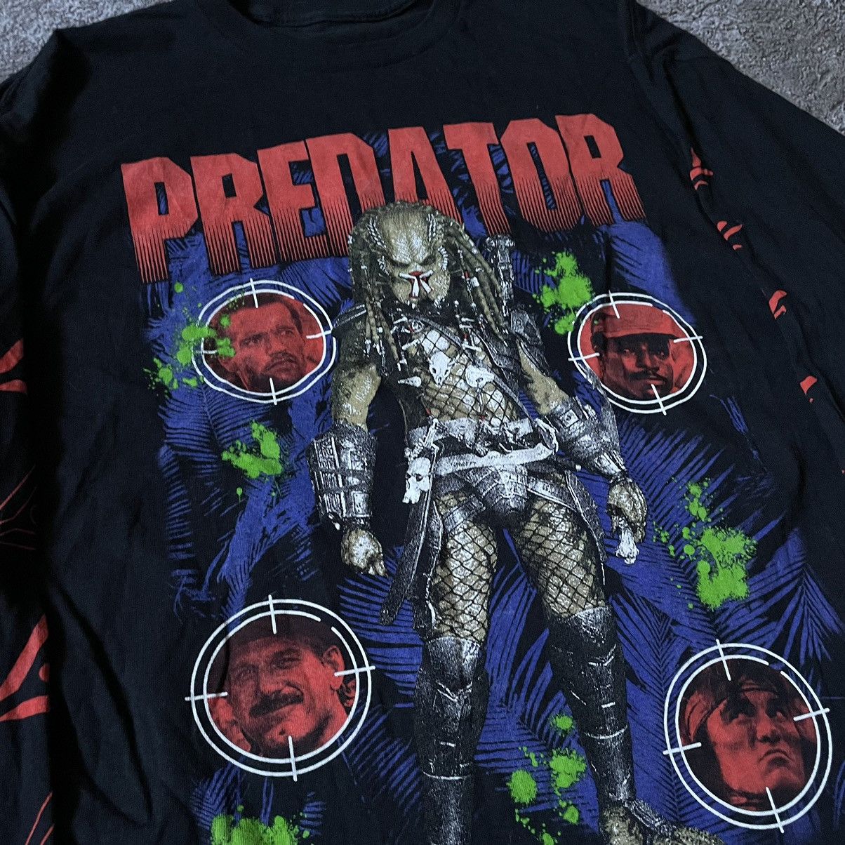 Band Tees Vintage Y2K PREDATOR PROMO ABSTRACT CREEPY FACE HORROR Size US L / EU 52-54 / 3 - 6 Thumbnail