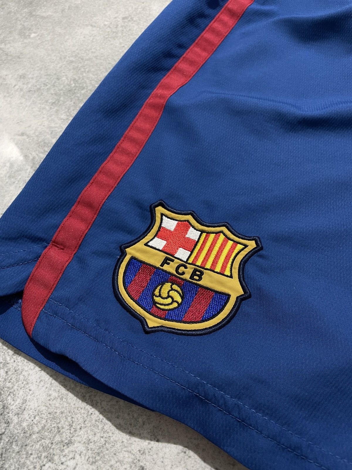 Nike × Vintage Nike Barcelona vintage shorts Size US 34 / EU 50 - 5 Thumbnail
