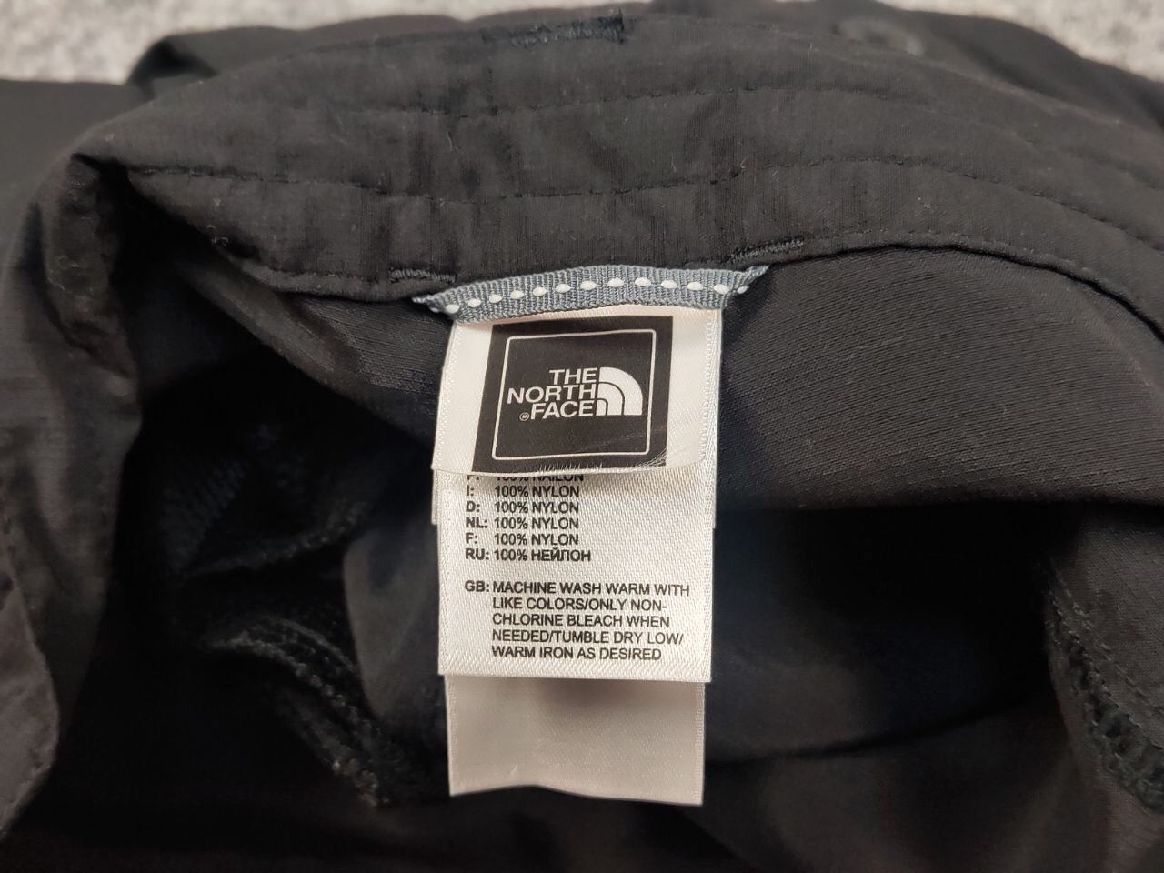The North Face Vintage 90's The North Face Cargo Black Track Pants x Shorts Size US 32 / EU 48 - 18 Thumbnail